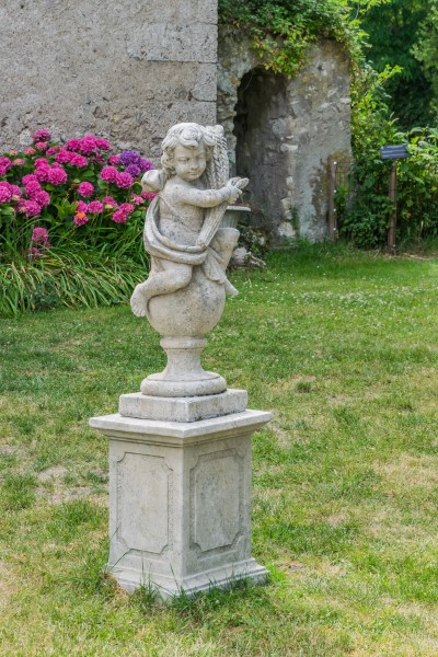 Park of the Castle of Selles-sur-Cher 02