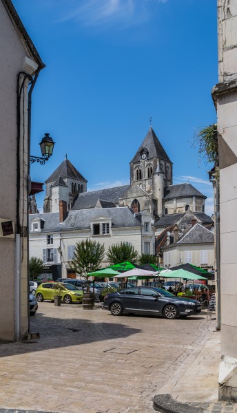 Place de la Paix in Saint-Aignan