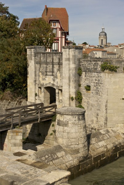 Porte des deux-moulins La Rochelle