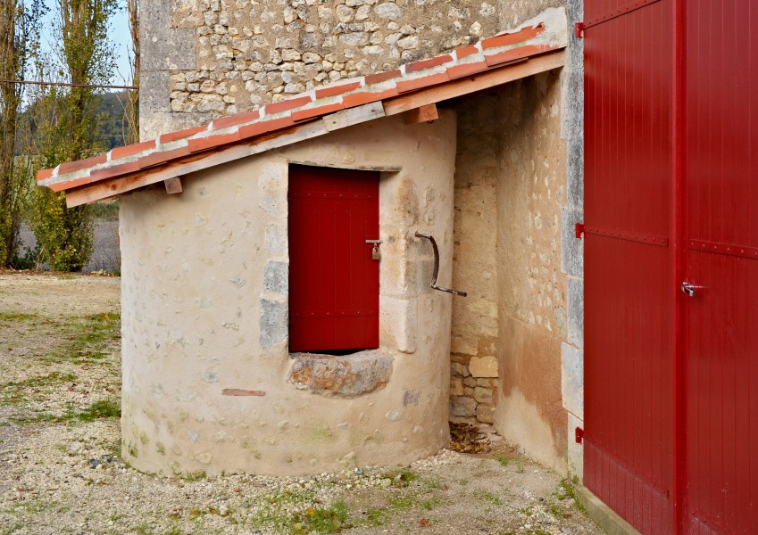 Poullignac 16 Vieux puits rénové 2013