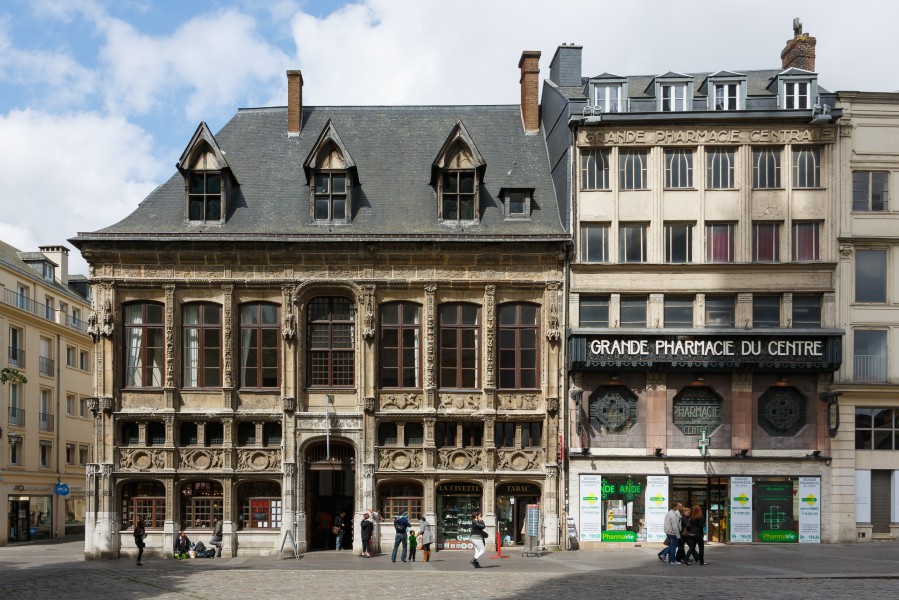 Rouen France Place-de-la-cathédrale-02