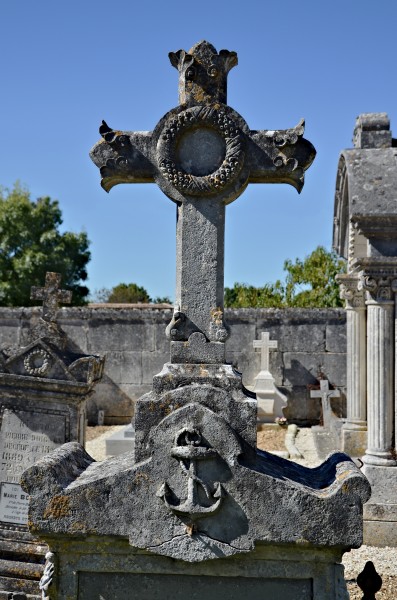 Saint-Simon 16 Pierre tombale&ancre 1 2013