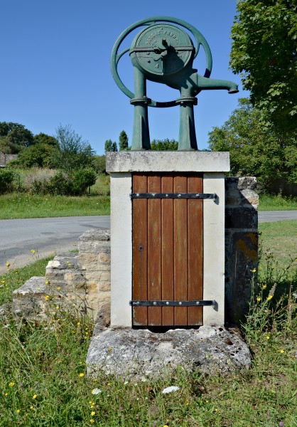 Sauzé-Vaussais 79 Ancienne Pompe 2013
