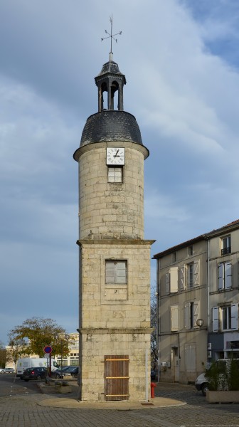 Sauzé-Vaussais 79 Tour de l'horloge