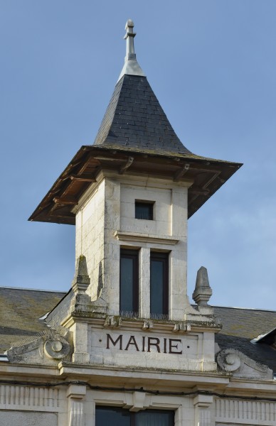 Sauzé-Vaussais Tourelle Mairie 2014