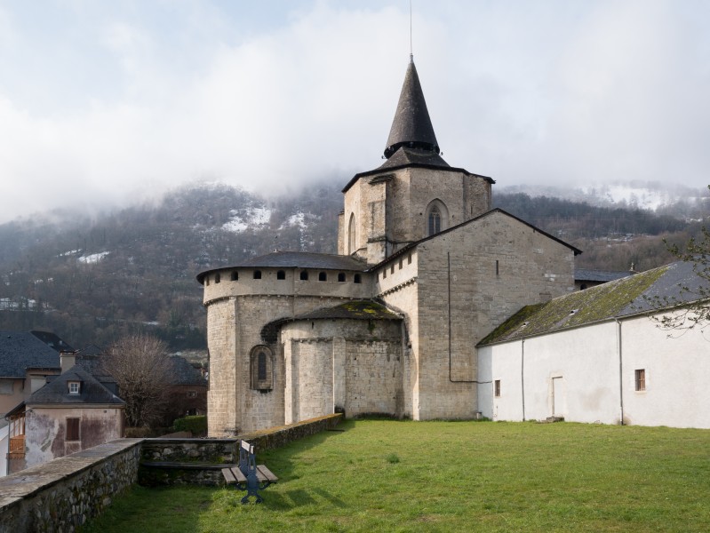 St Savin Hautes Pyrenees 02