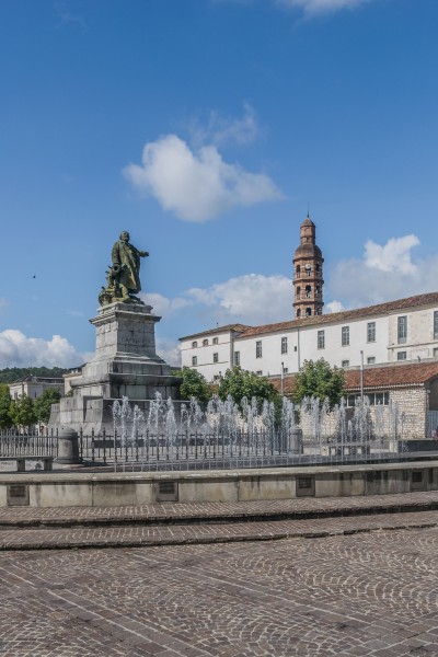 Statue of Leon Gambetta and Gambetta College in Cahors 02