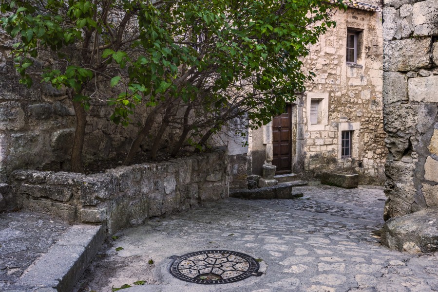 Street in Les Baux-de-Provence cf01