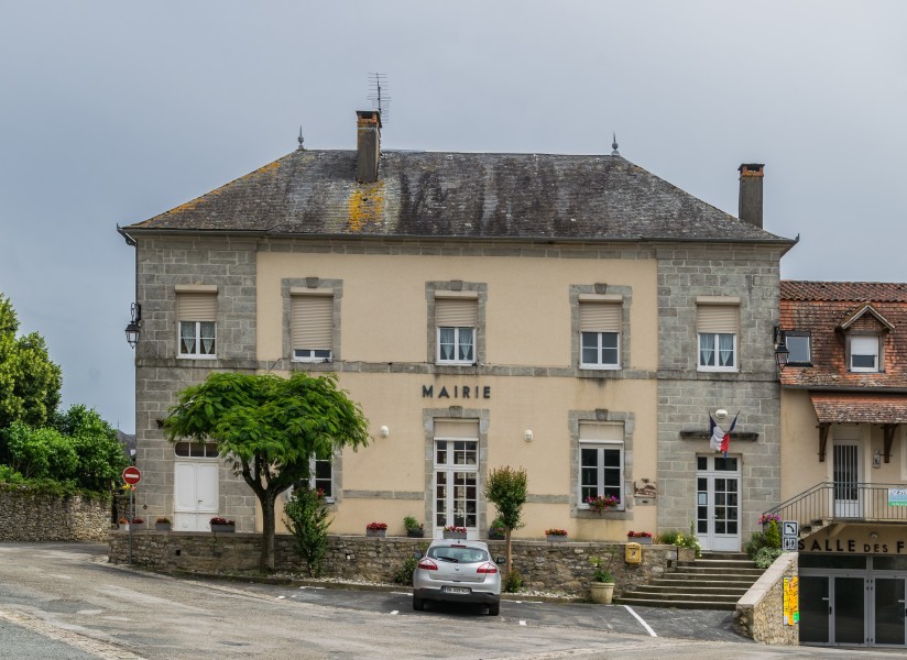 Town hall of Mayrinhac-Lentour