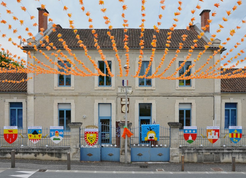 Verteillac 24 Félibrée École pavoisée 2014