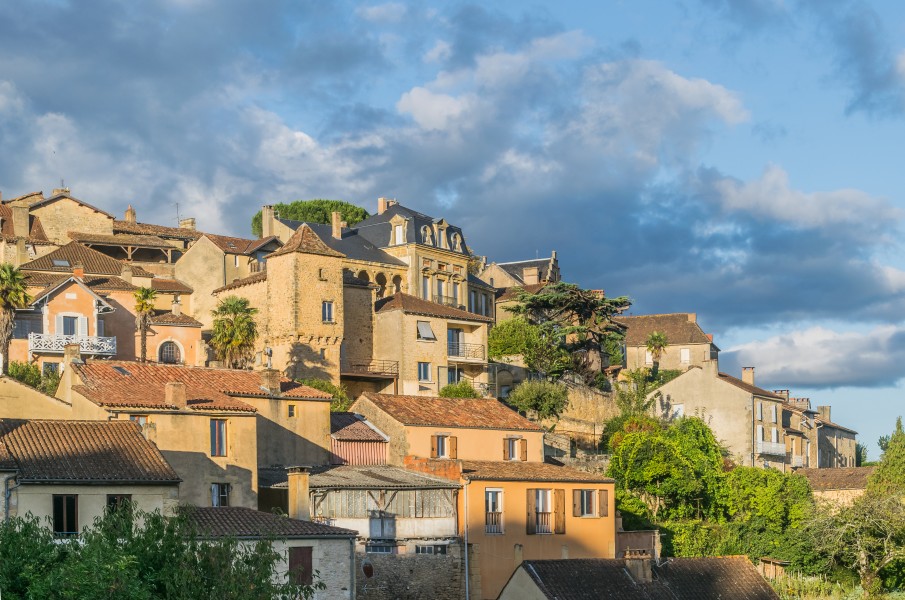 View of Belves 03