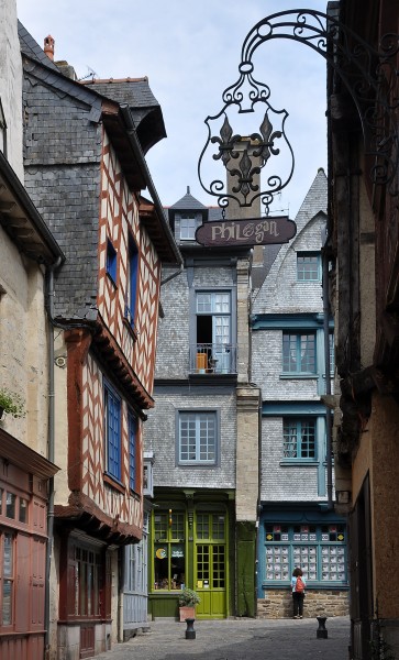 Vitré 36 rue Notre-Dame 001