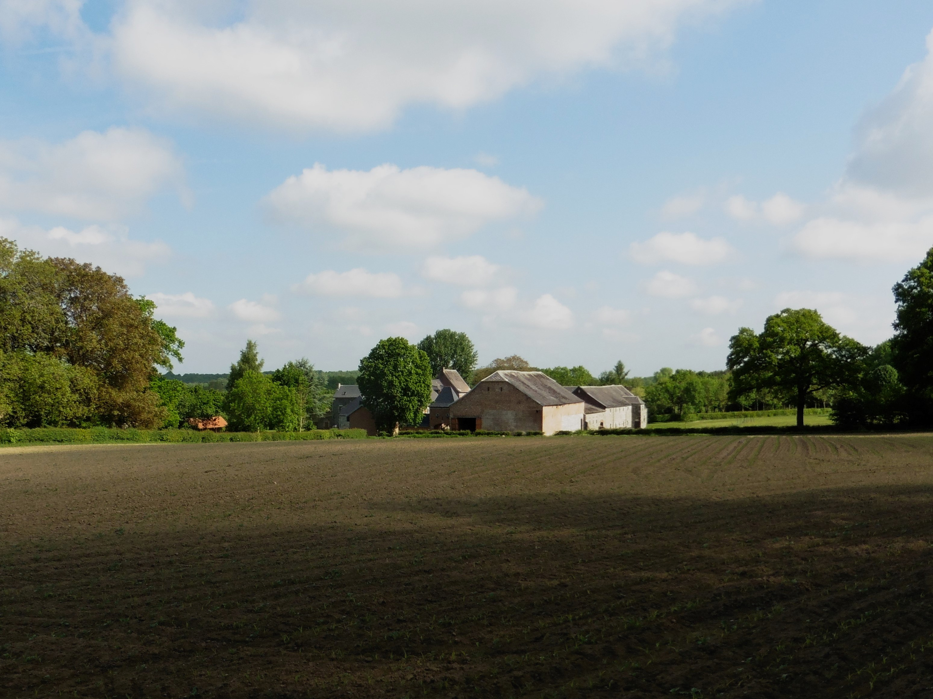 Quièvelon l’imposante ferme du Mesnil