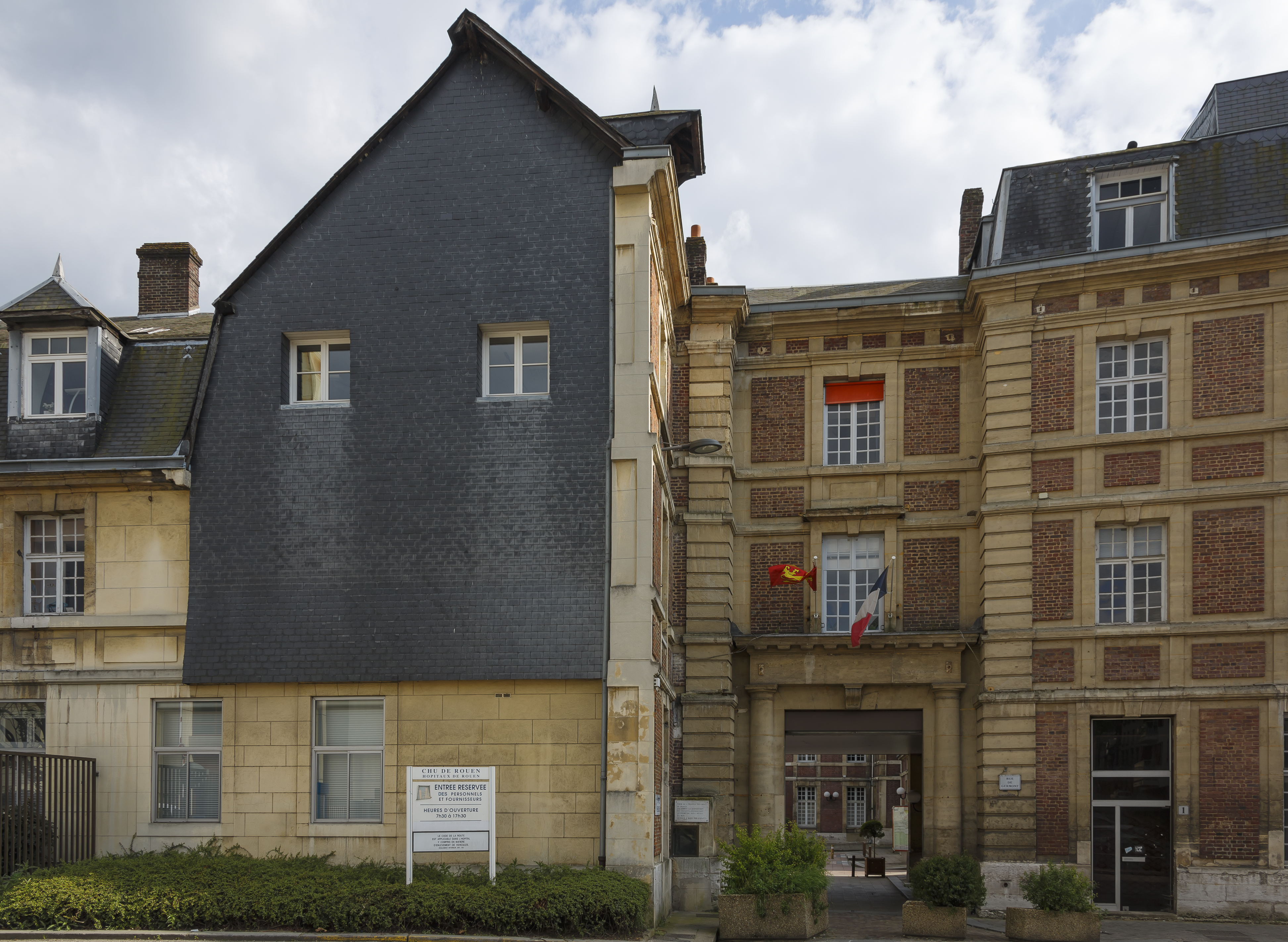 Rouen France-CHU-Charles-Nicolle-03