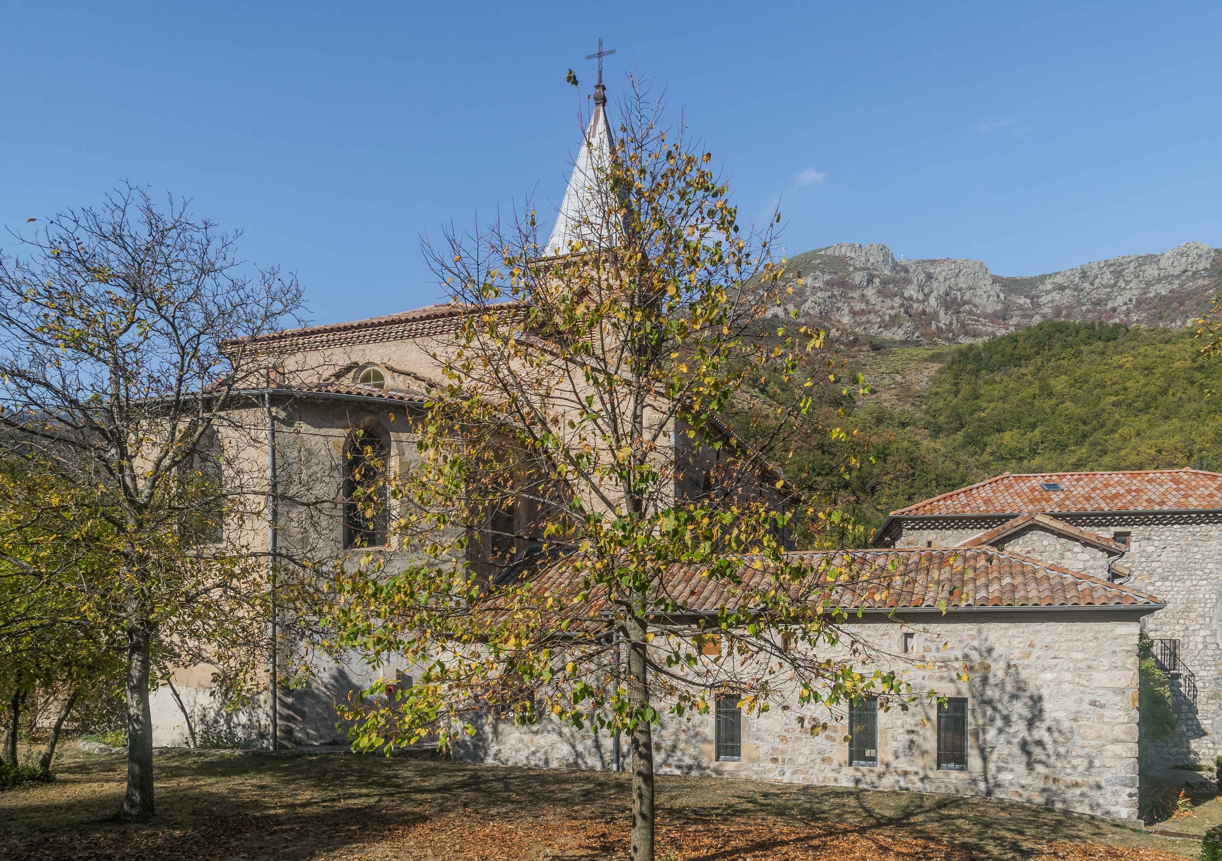 Saint Martin Church of Mayres 01