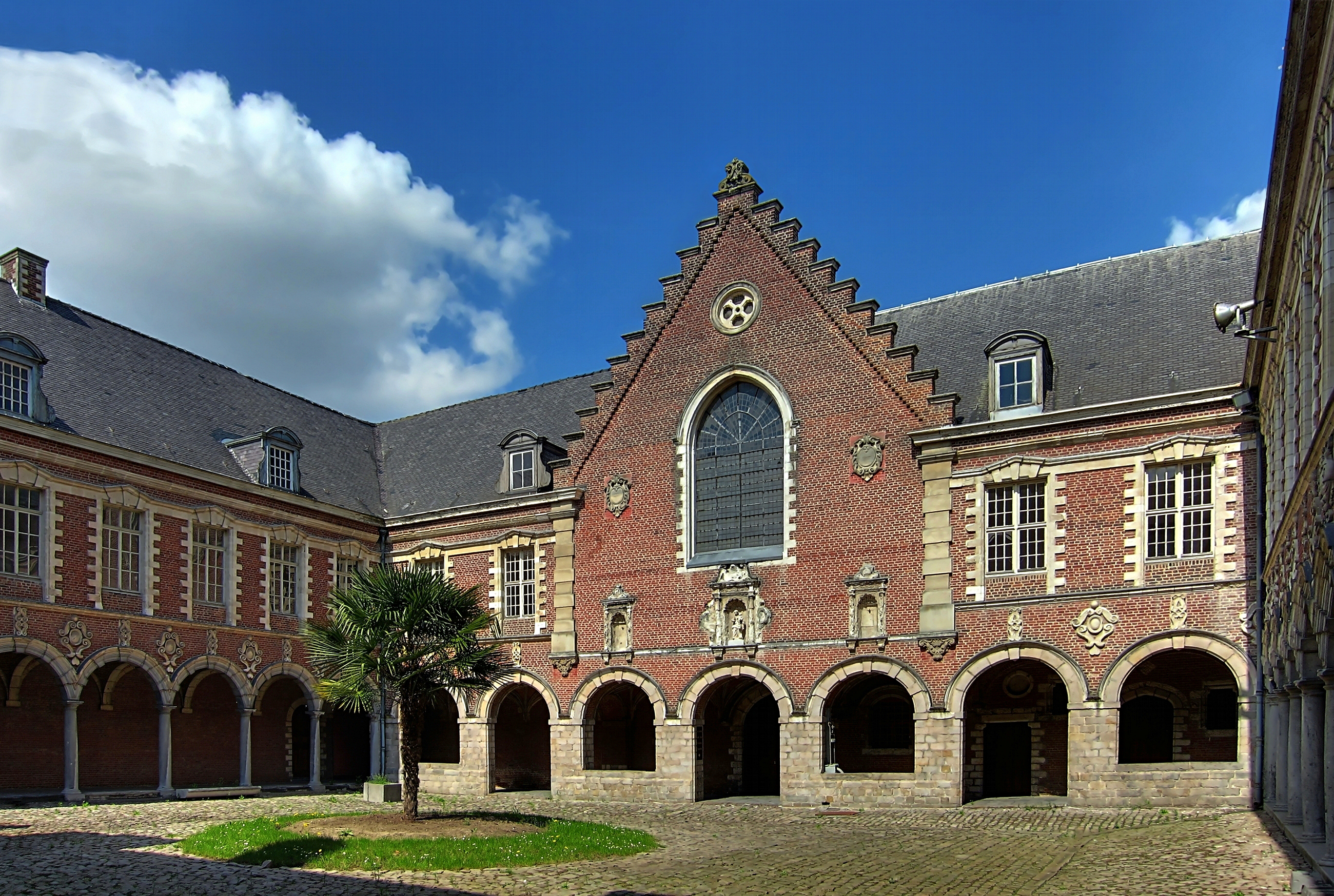 Seclin hospice cloitre ass