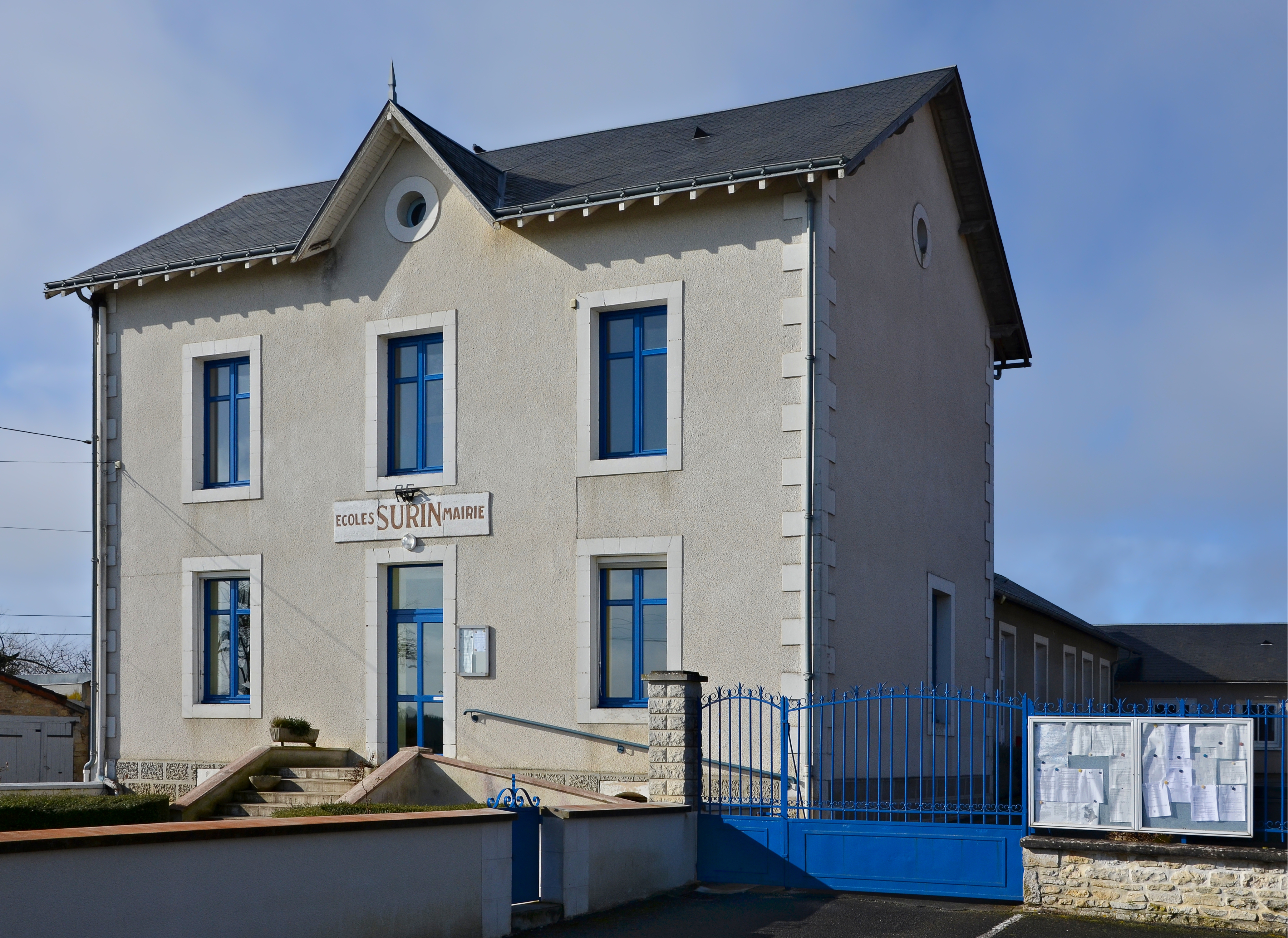 Surin 86 Mairie&panneaux affichage 2014