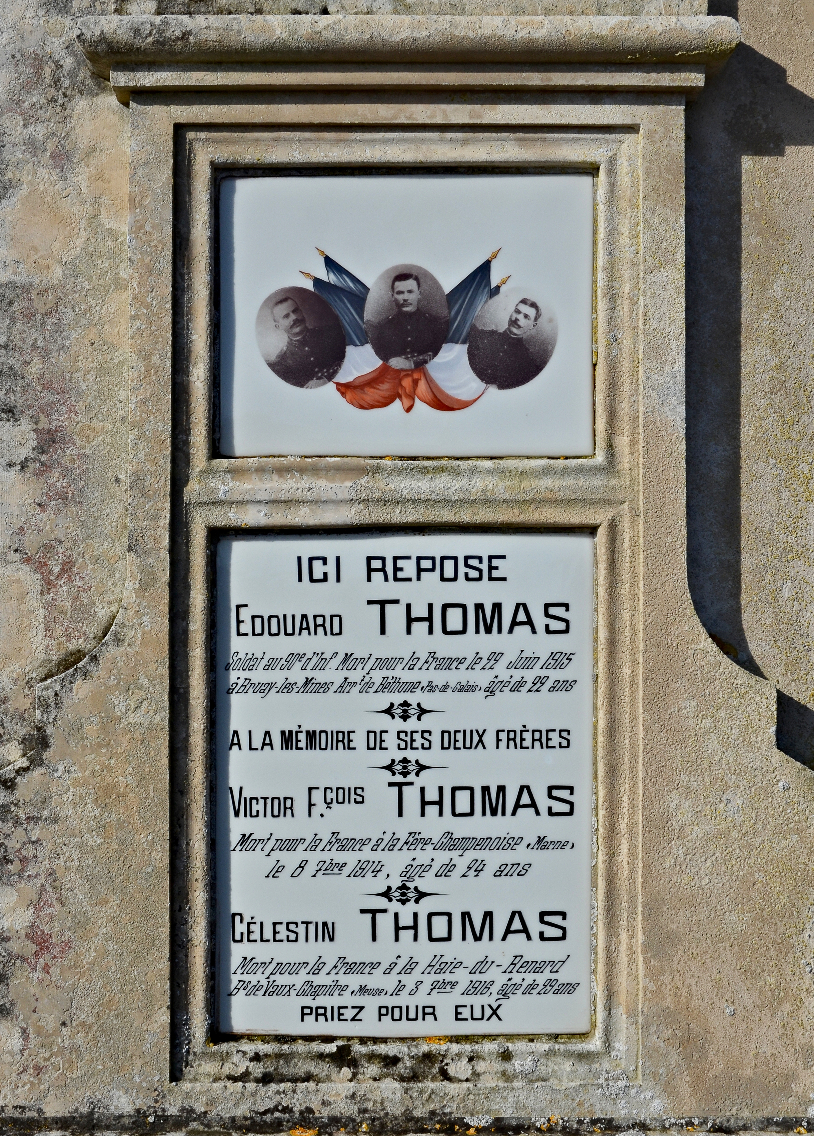 Surin 86 Plaque tombe 14-18.2014