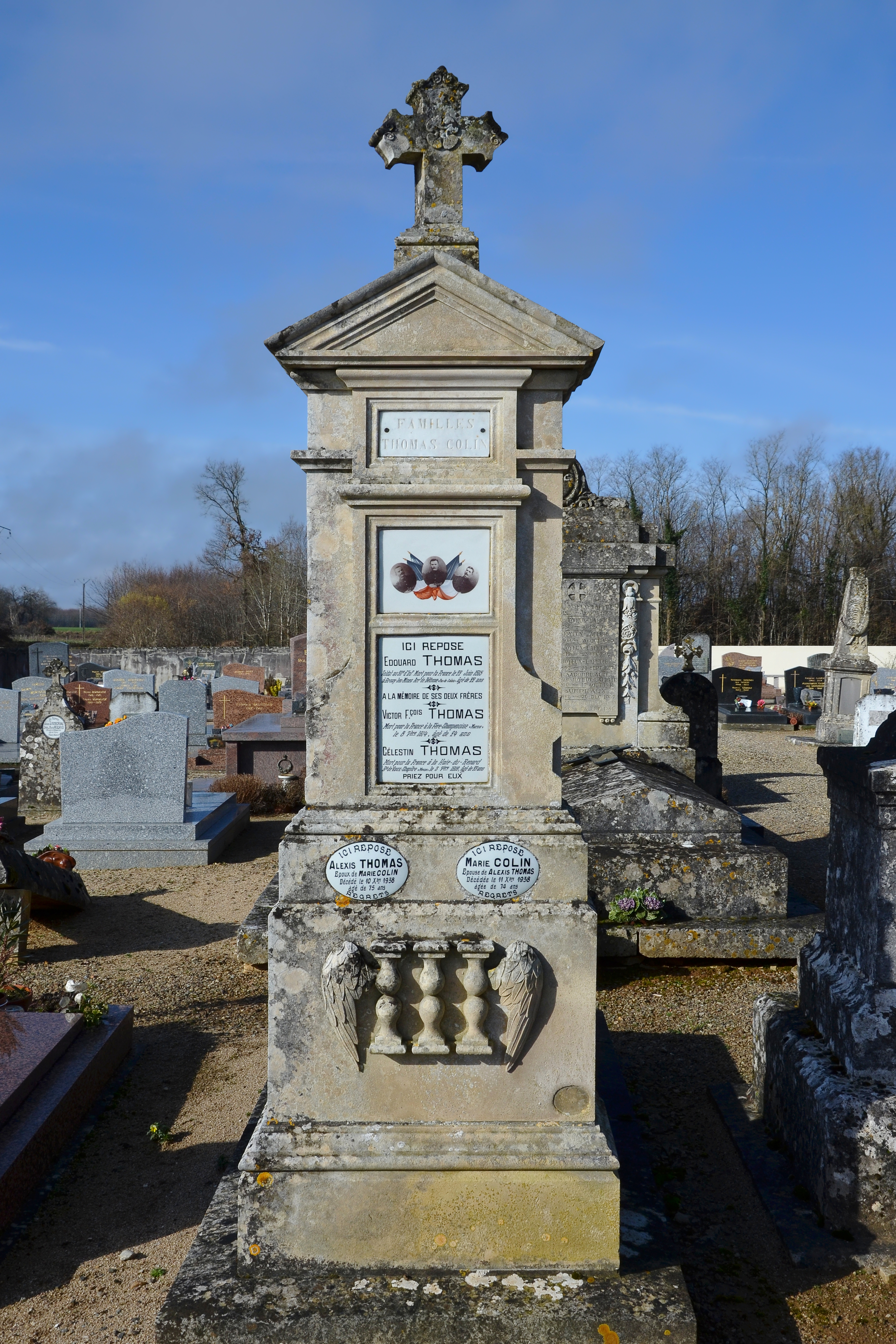 Surin 86 Tombe 14-18 2014