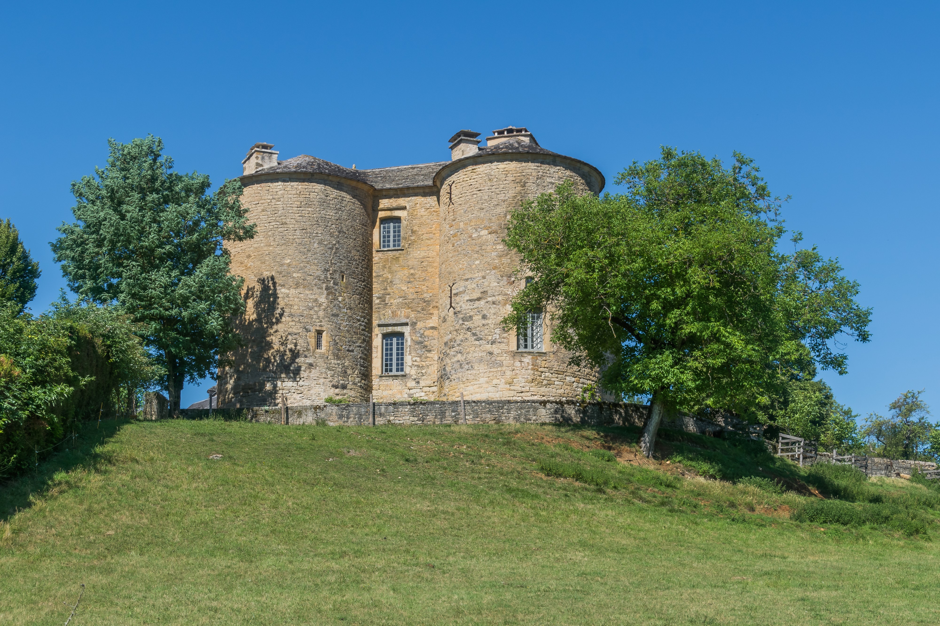 Castle Caylaret in Cruejouls