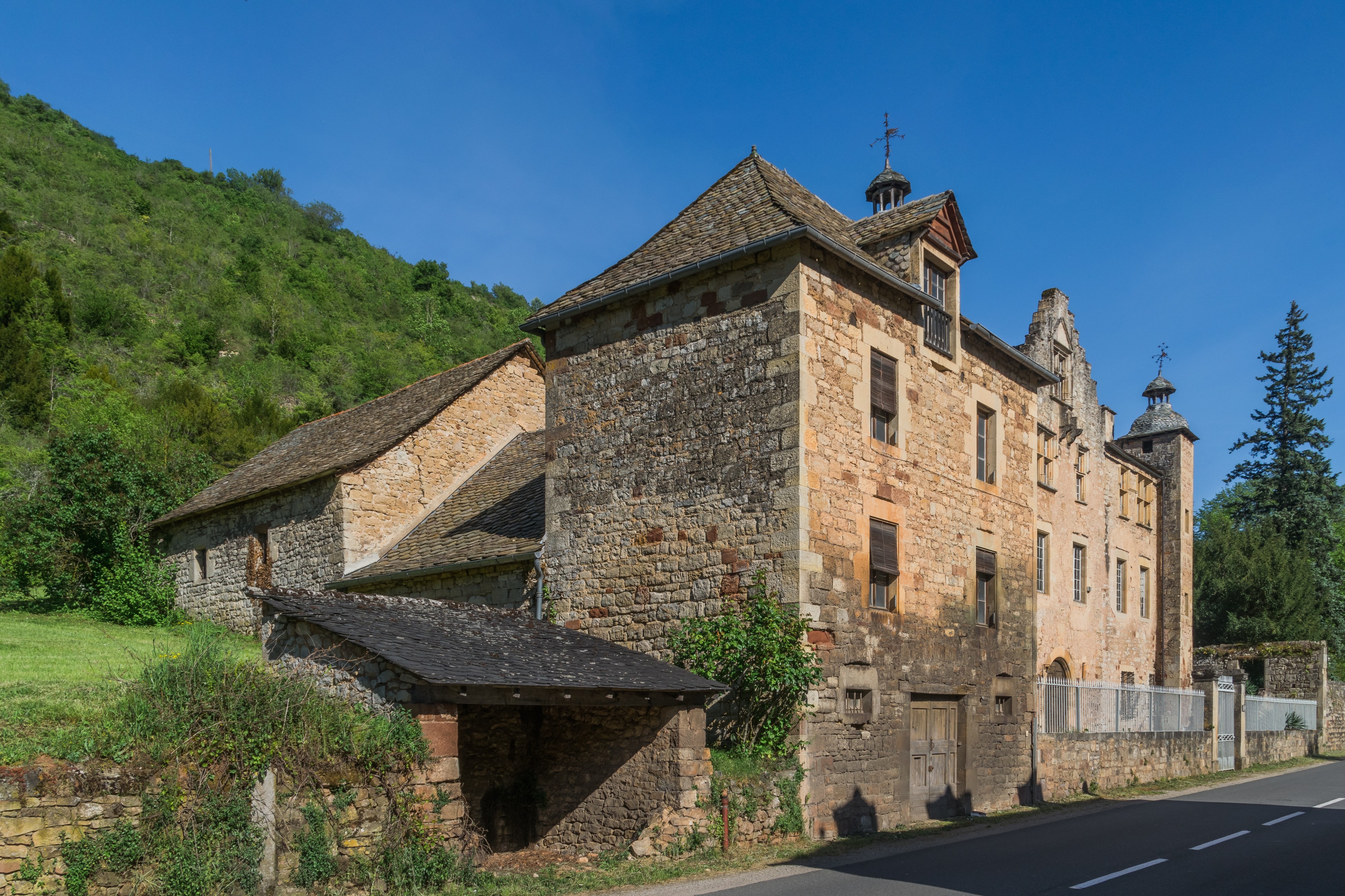 Castle of Cougousse 08