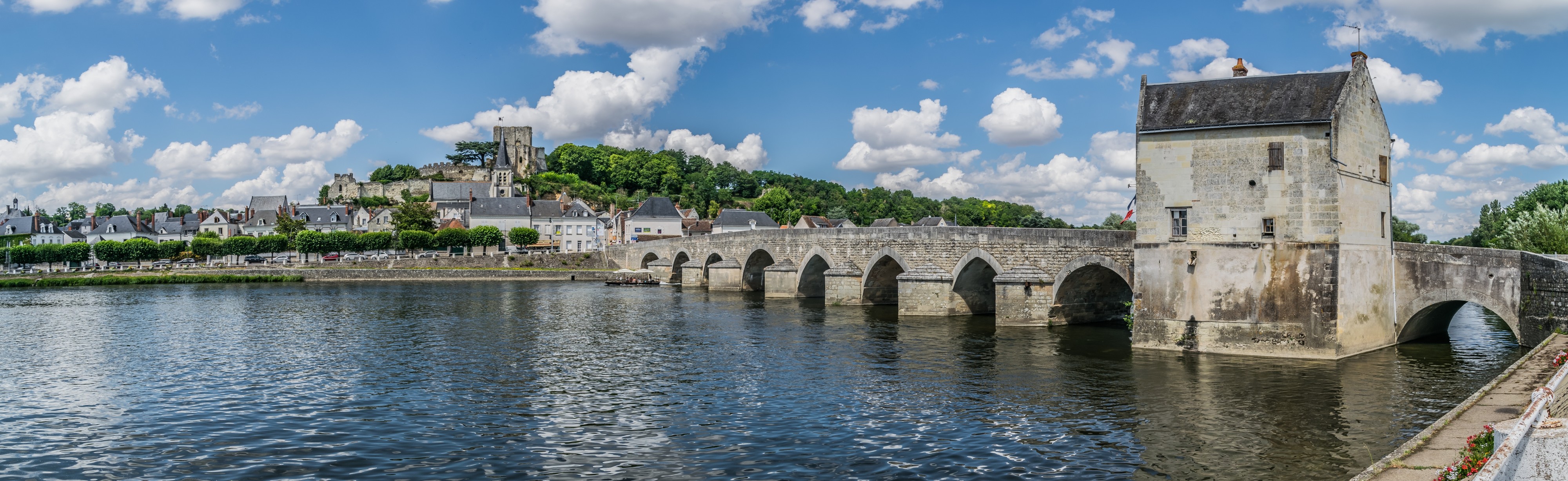Cher river in Montrichard 06