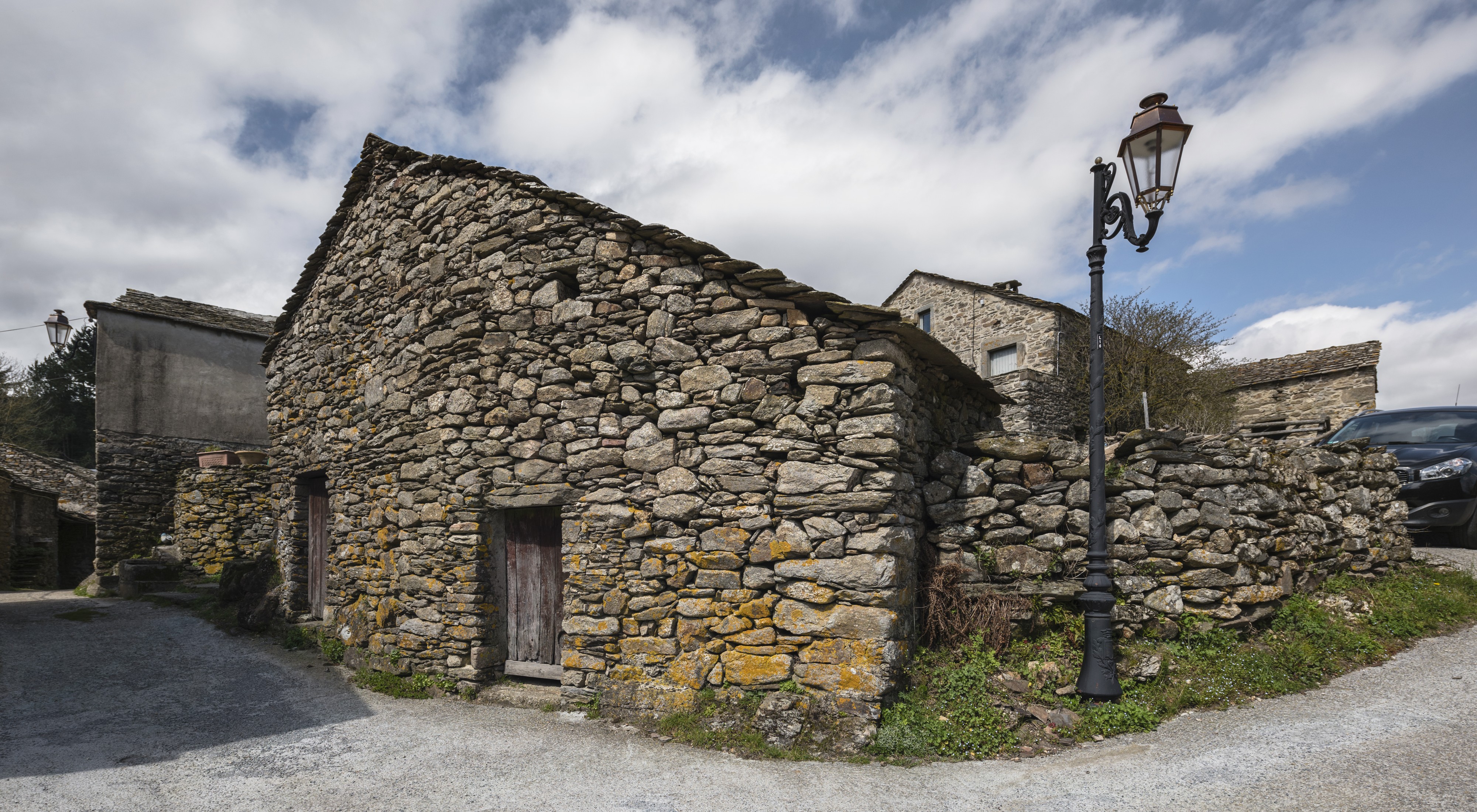 Douch hamlet, Rosis cf01
