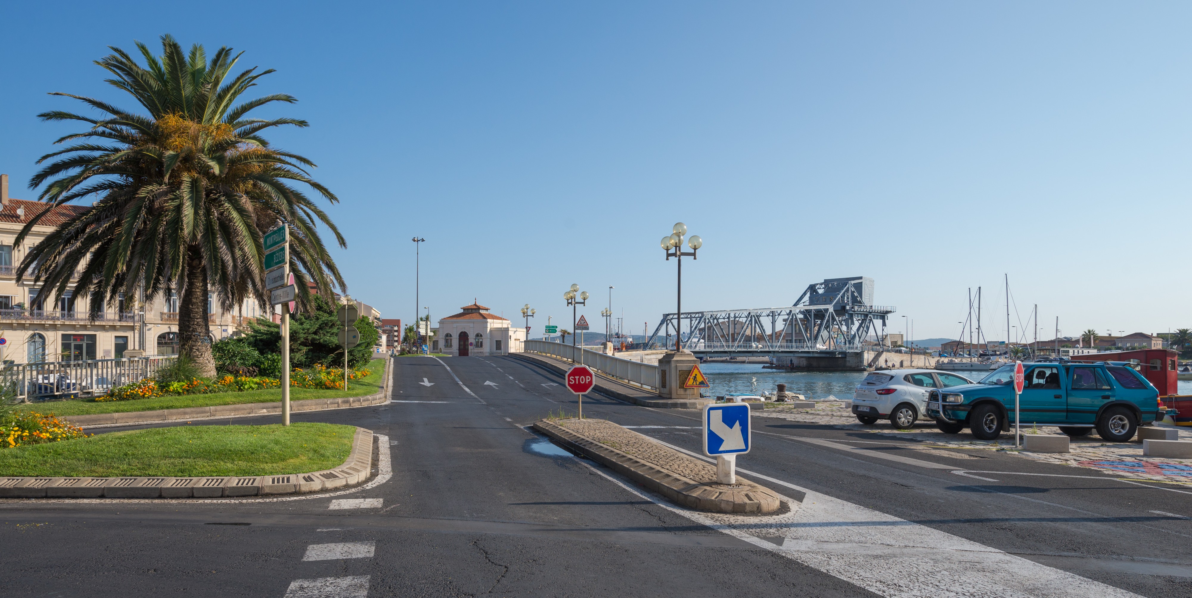 Entrance of the Pont des Sètois, Sète 02