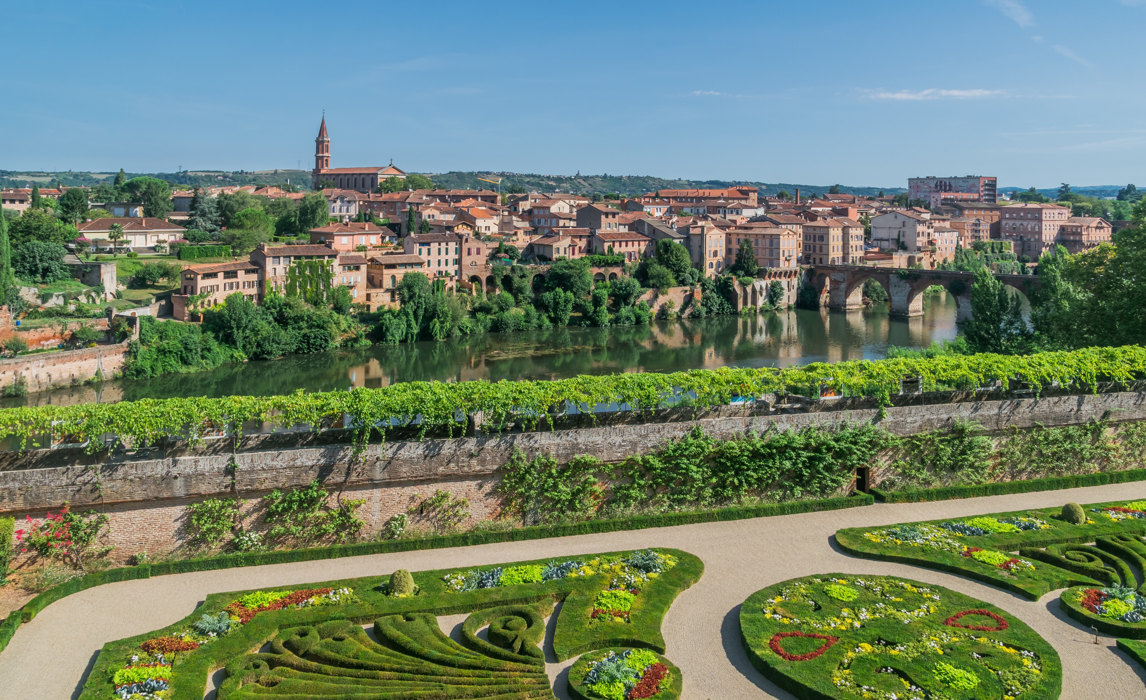 Garden of the Palais de la Berbie 02