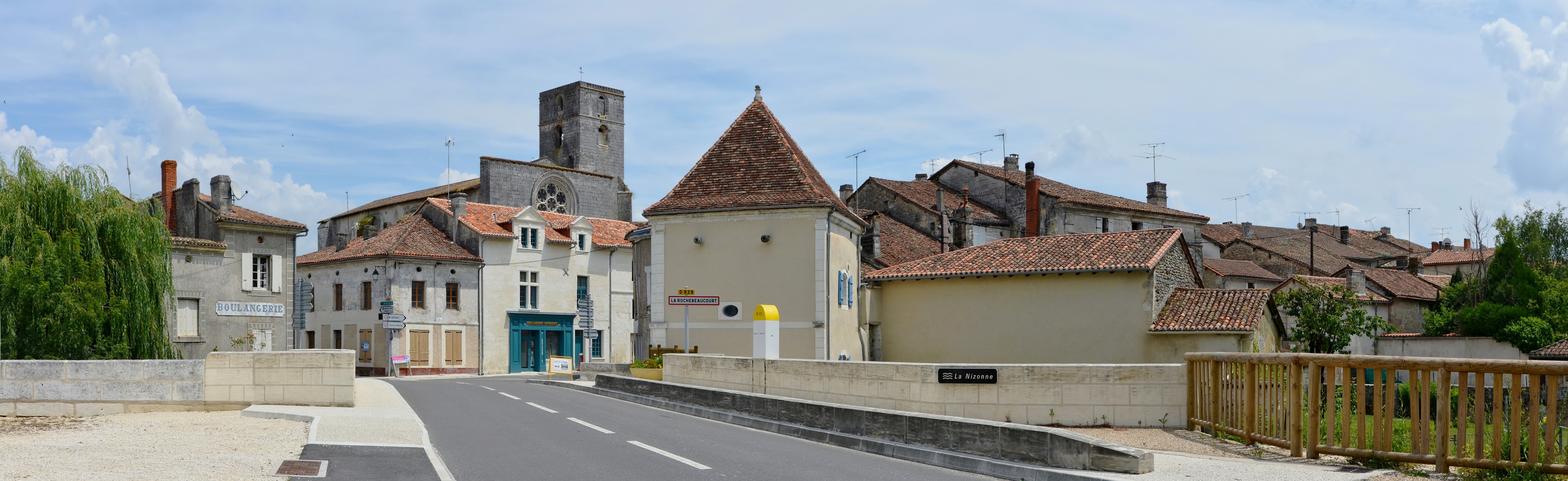 La Rochebeaucourt 24 Entrée du Village 2014