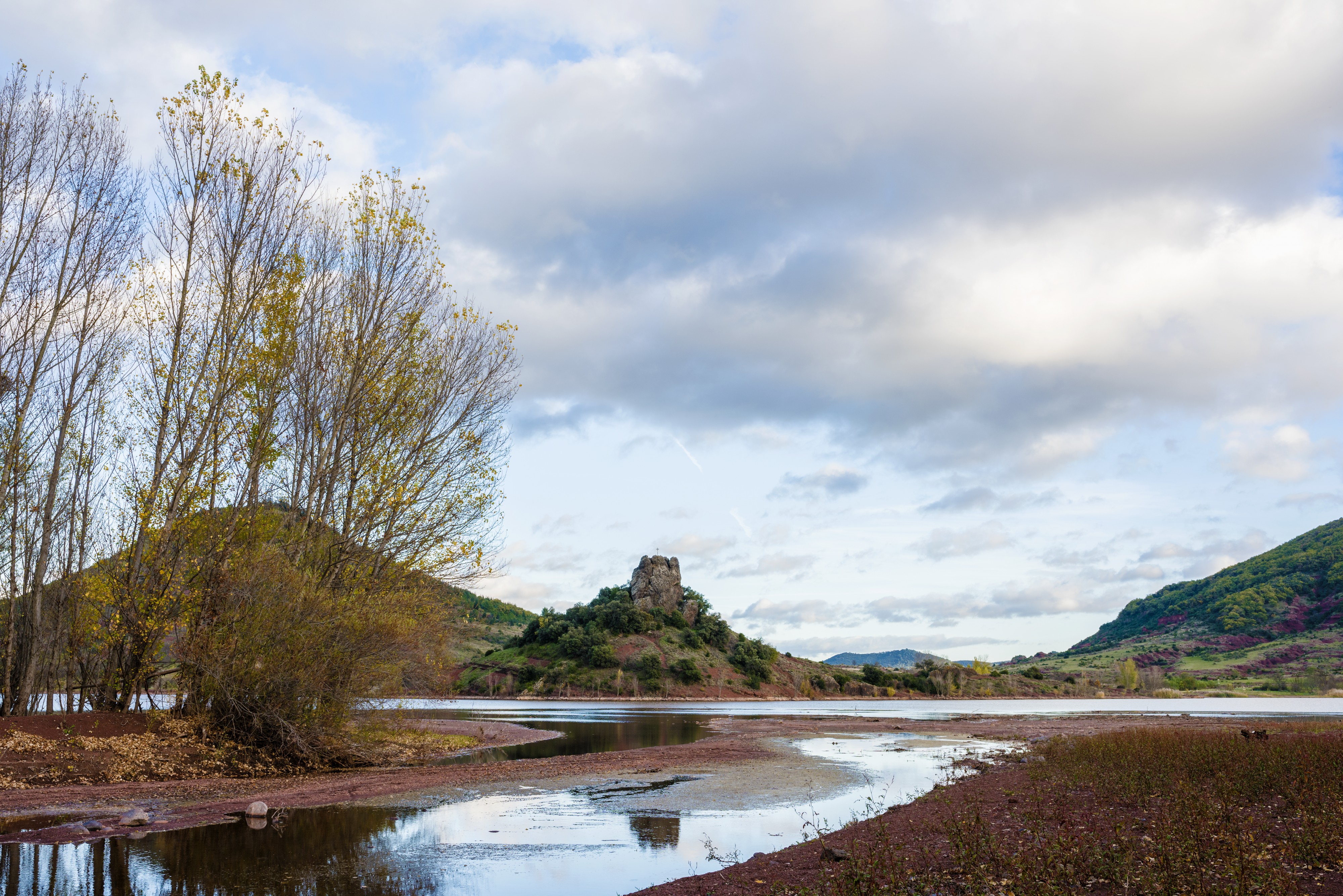 La Roque, Salagou Lake 02