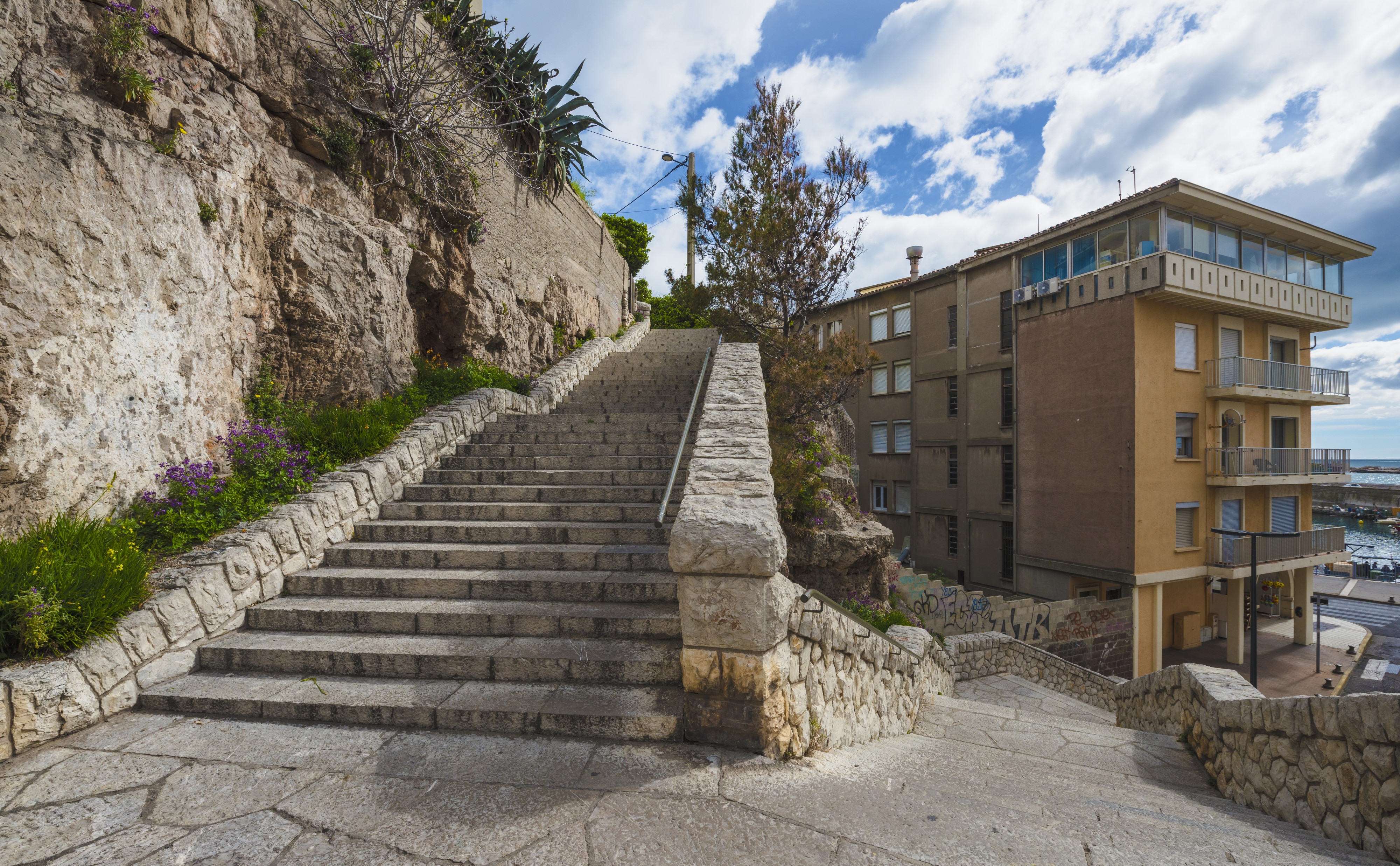 Outside stairs in Sète 01