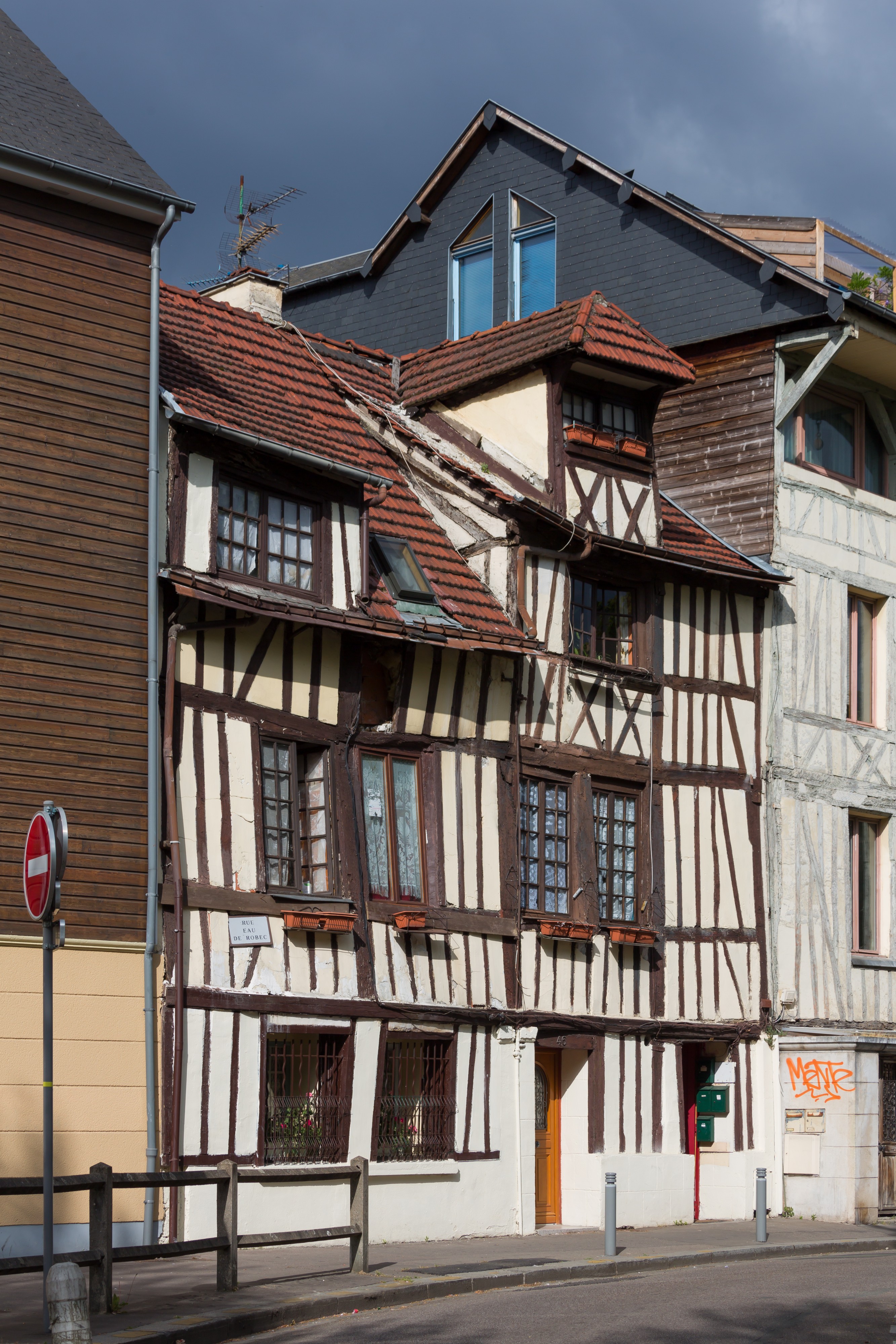 Rouen France Timber-framed-houses-04