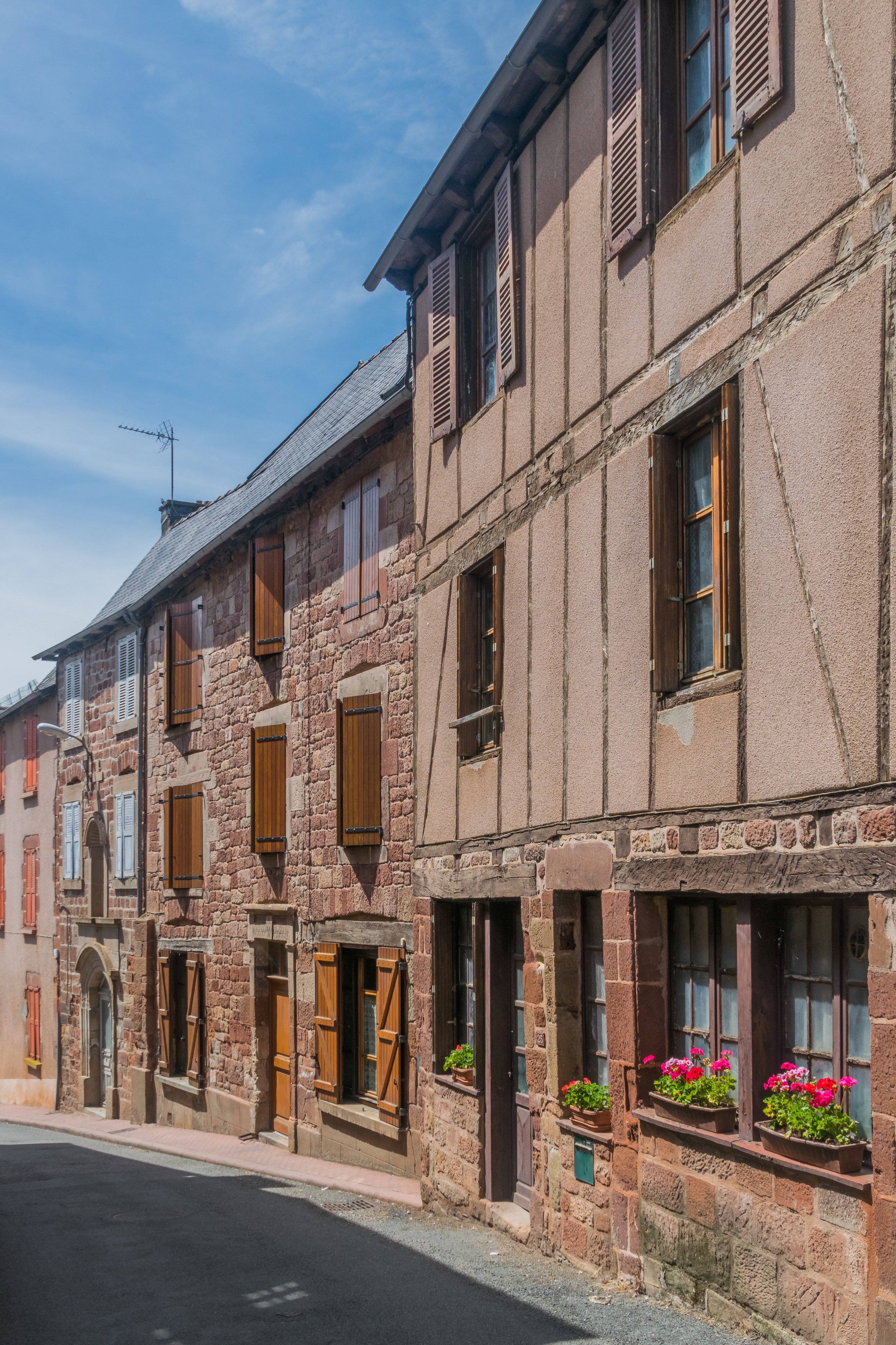 Route de Lunel in Saint-Cyprien-sur-Dourdou 02