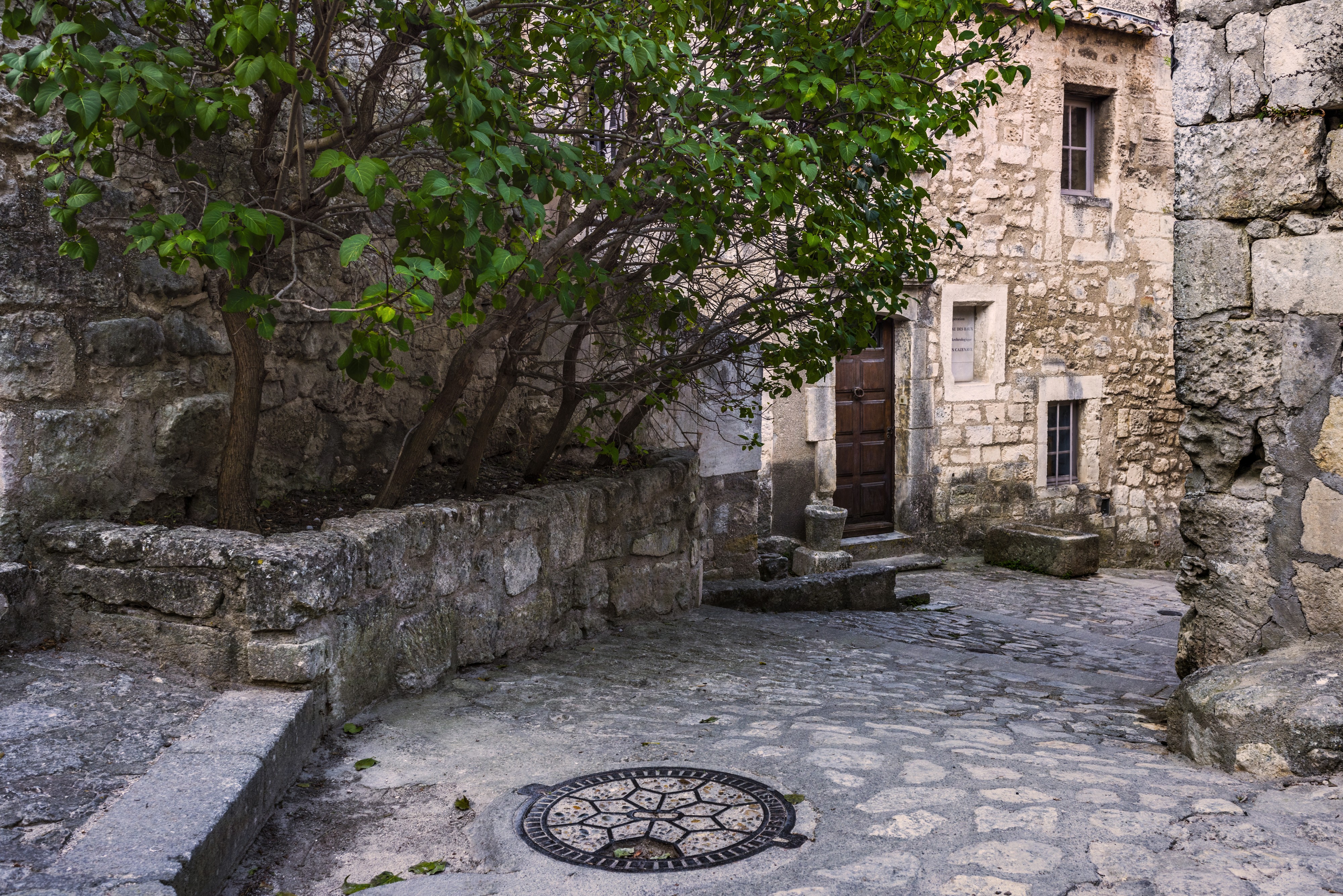 Street in Les Baux-de-Provence cf01