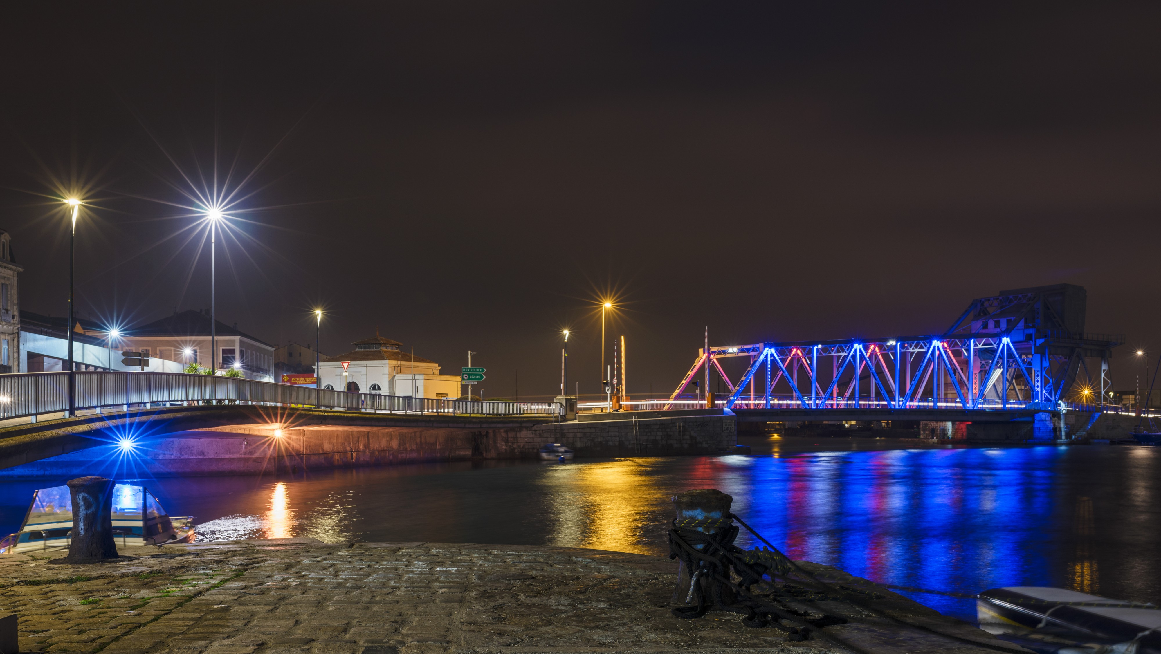 Tivoli Bridge and the canal