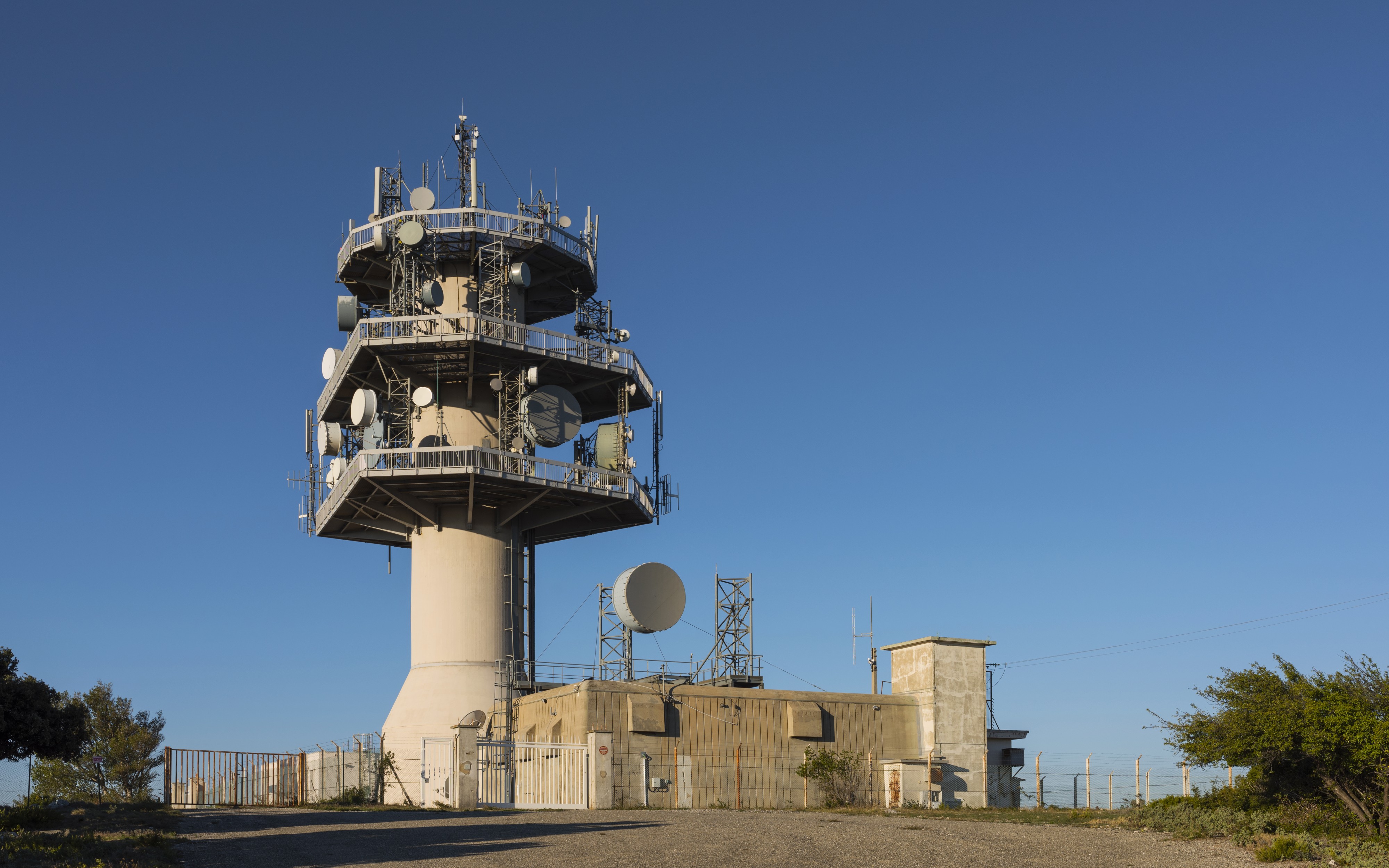 Tour de télécommunication du Plateau de Caume cf02
