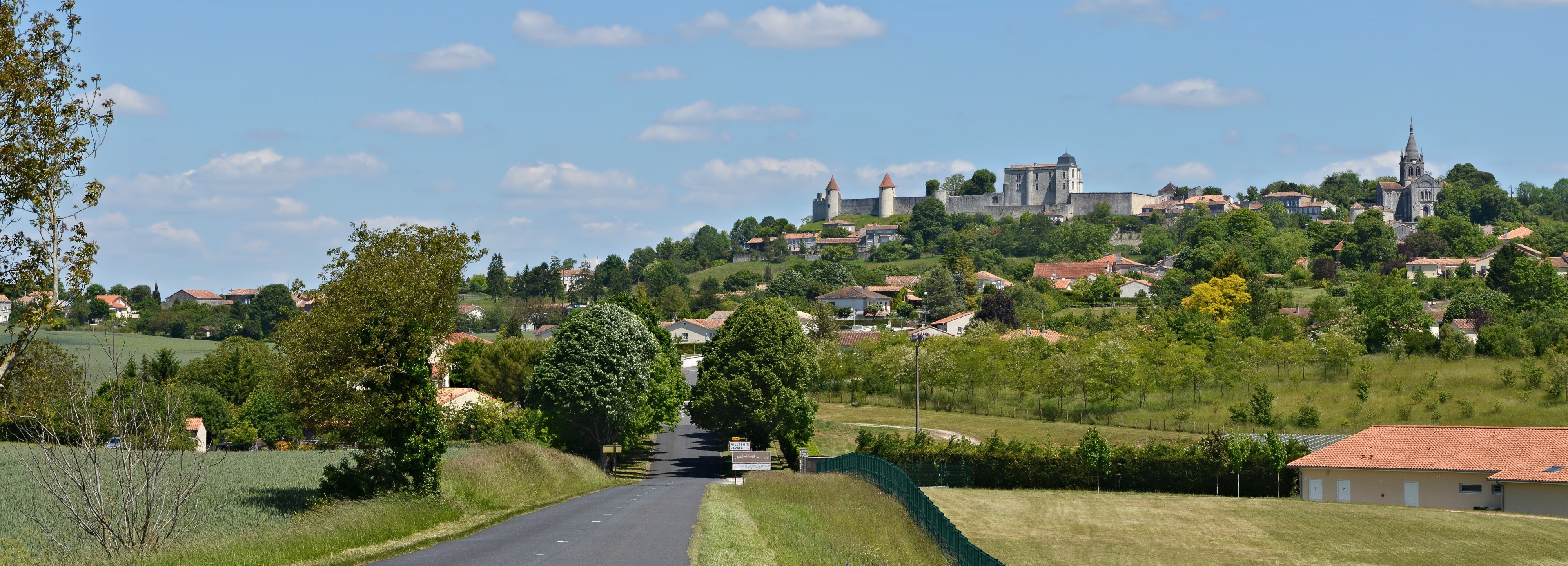 Villebois-Lavalette 16 Vue SO D16 2014