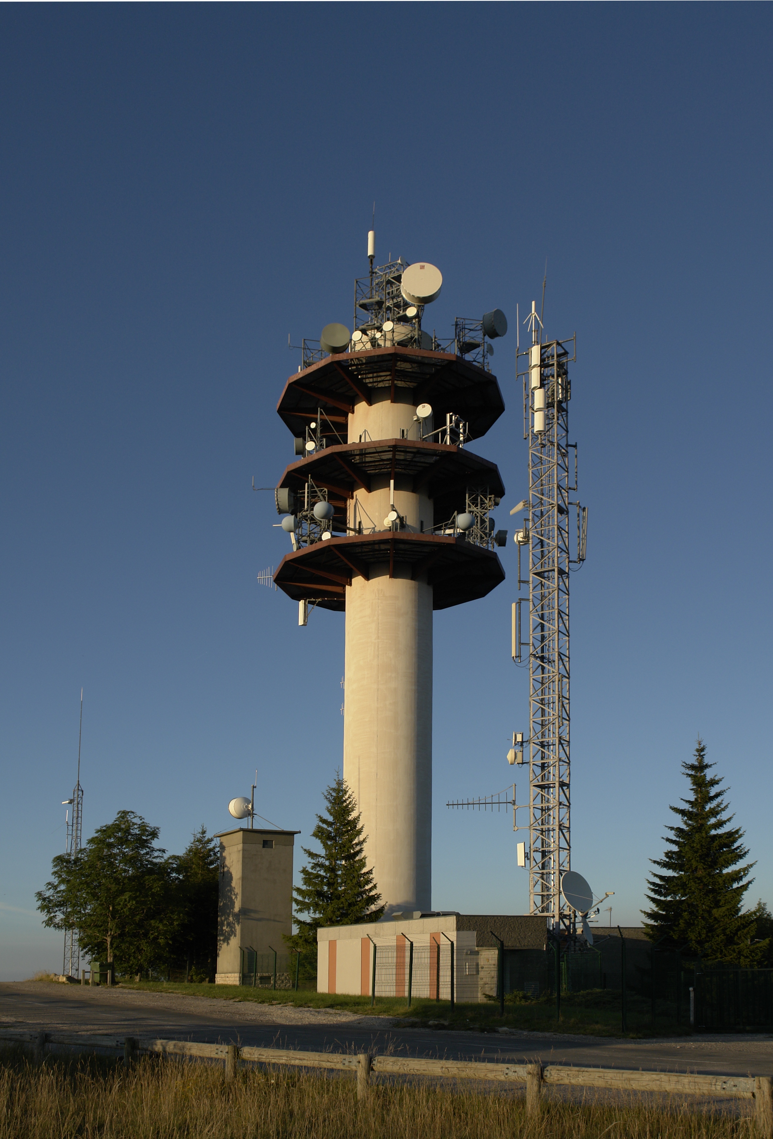 Tour de télévision sur le Salève