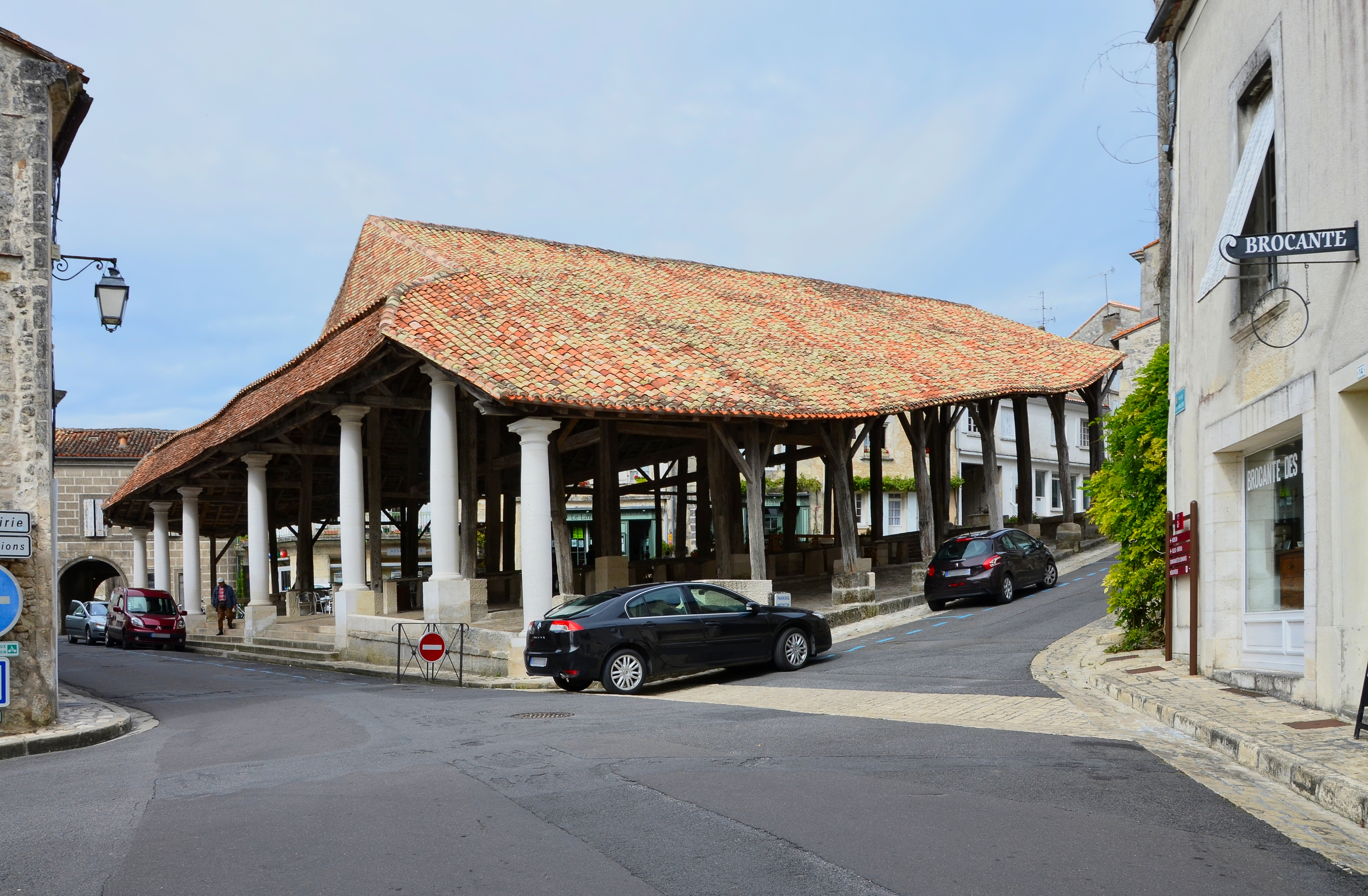 Villebois-Lavalette 16 Les Halles 2014