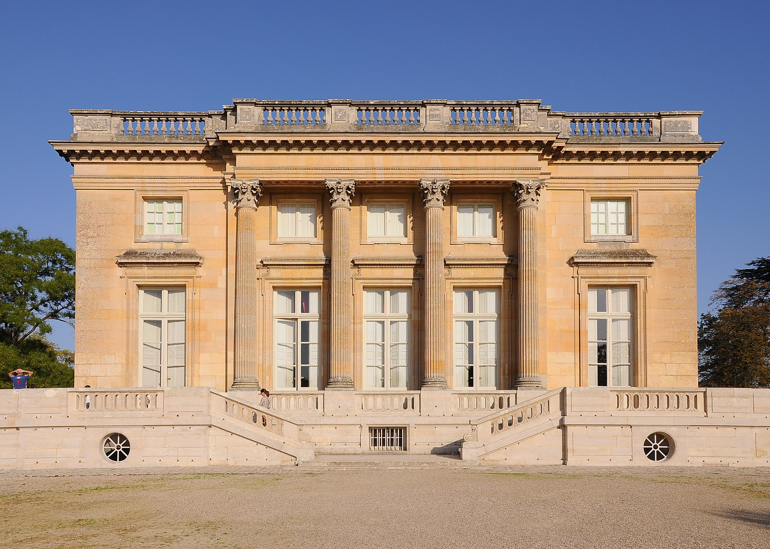West facade of Petit Trianon 002