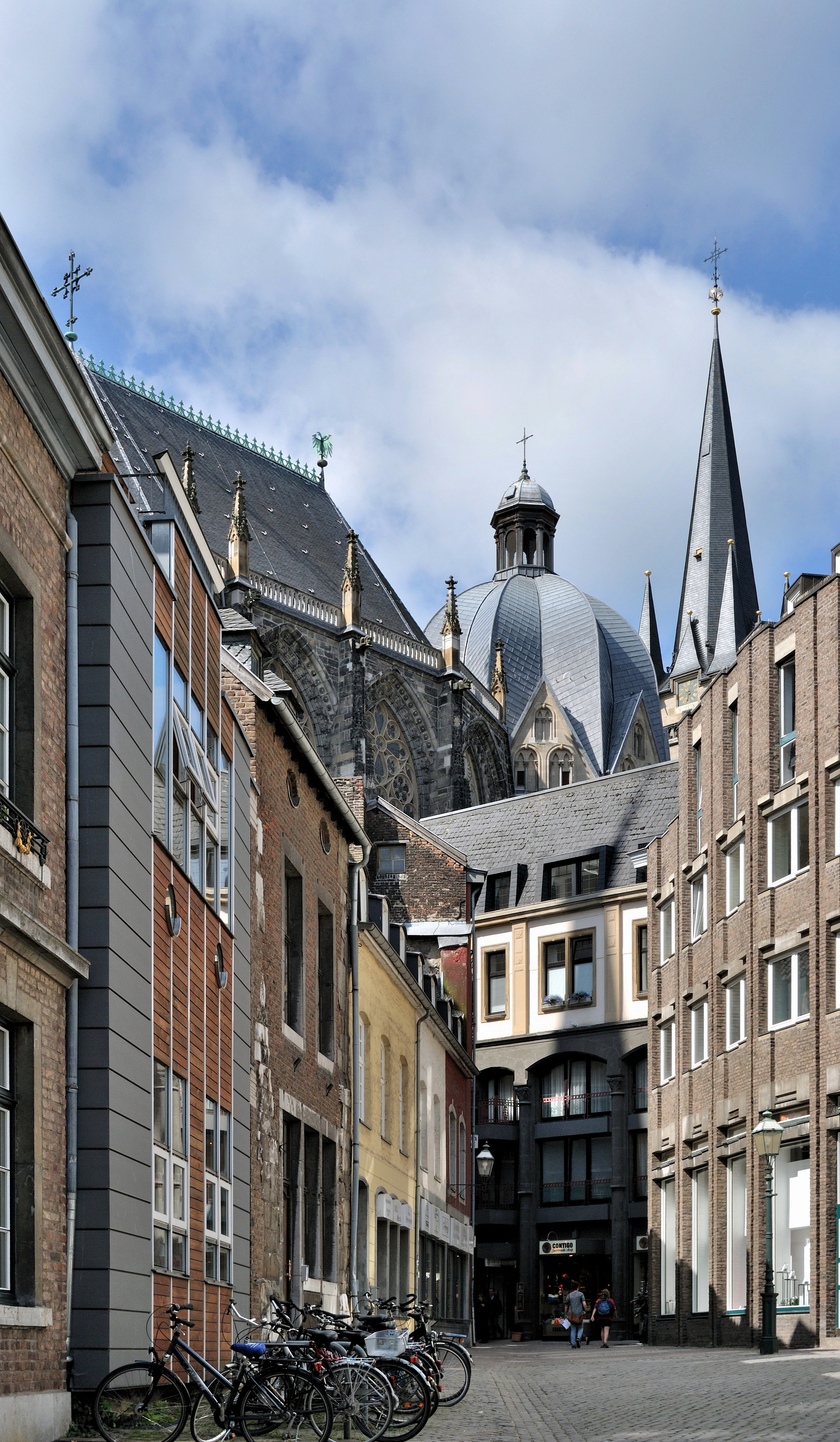 Aachen, Hof, 2011-07 CN-01