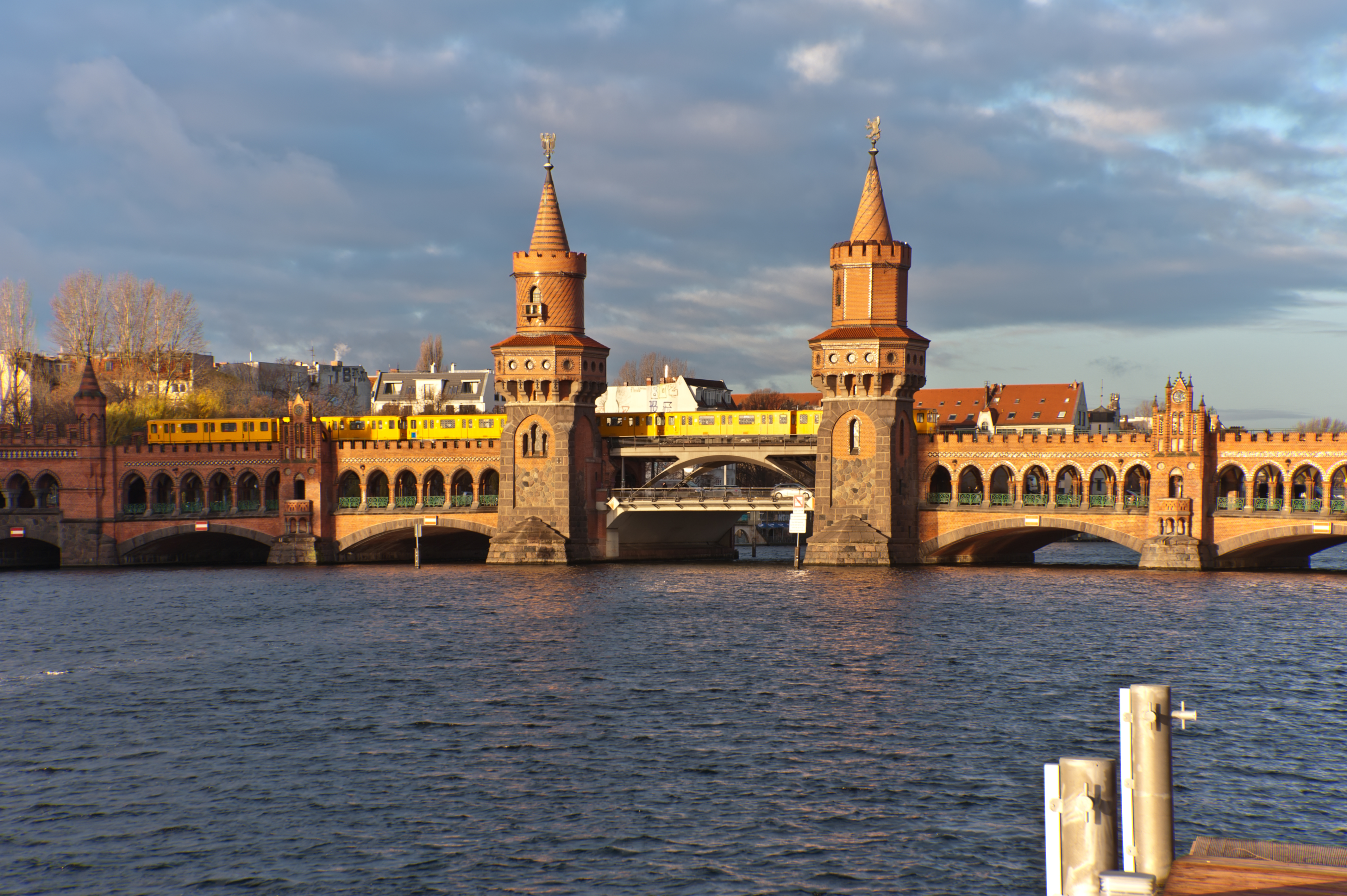 Berlin East Side Oberbaumbrücke