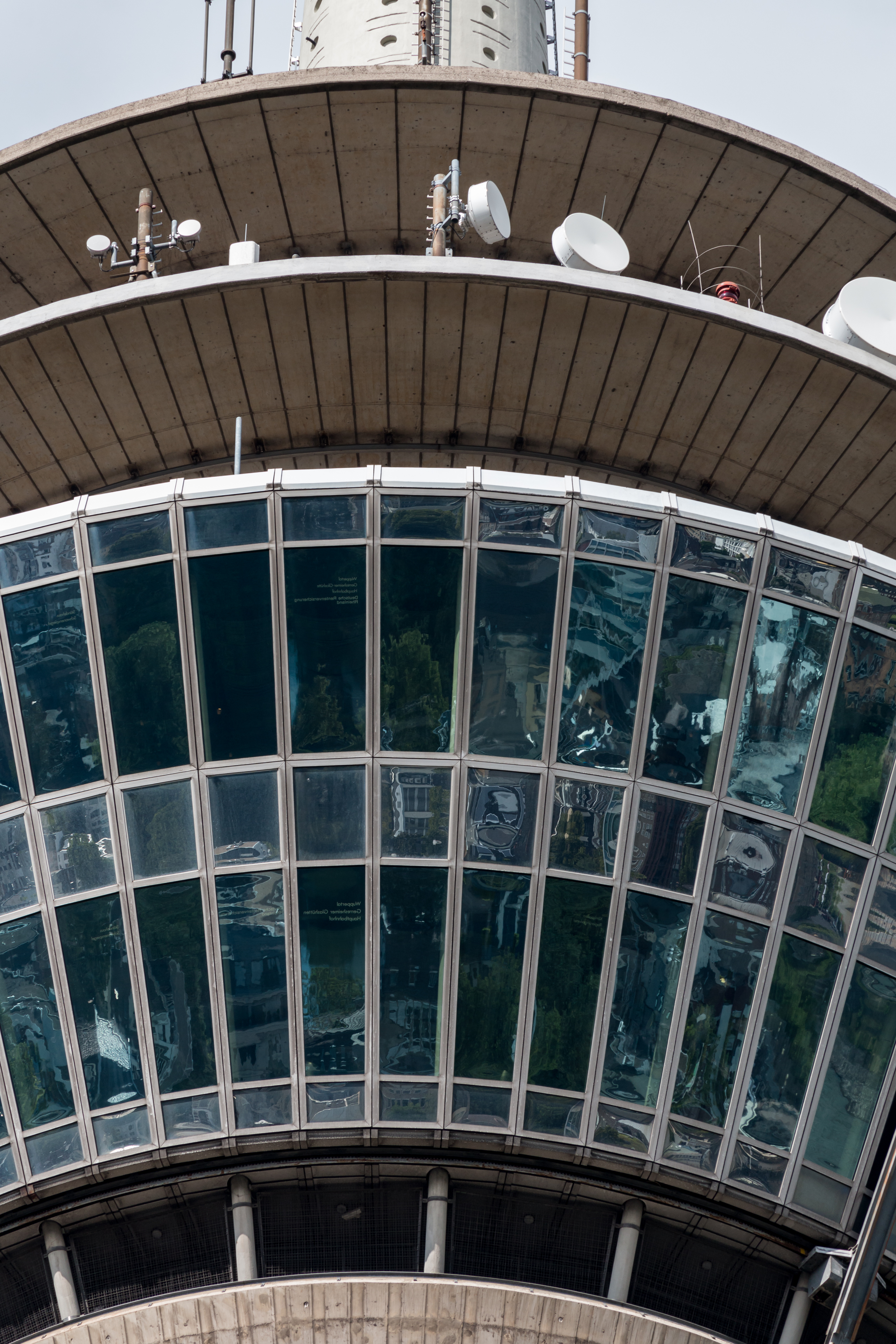 Düsseldorf, Rheinturm -- 2015 -- 8121