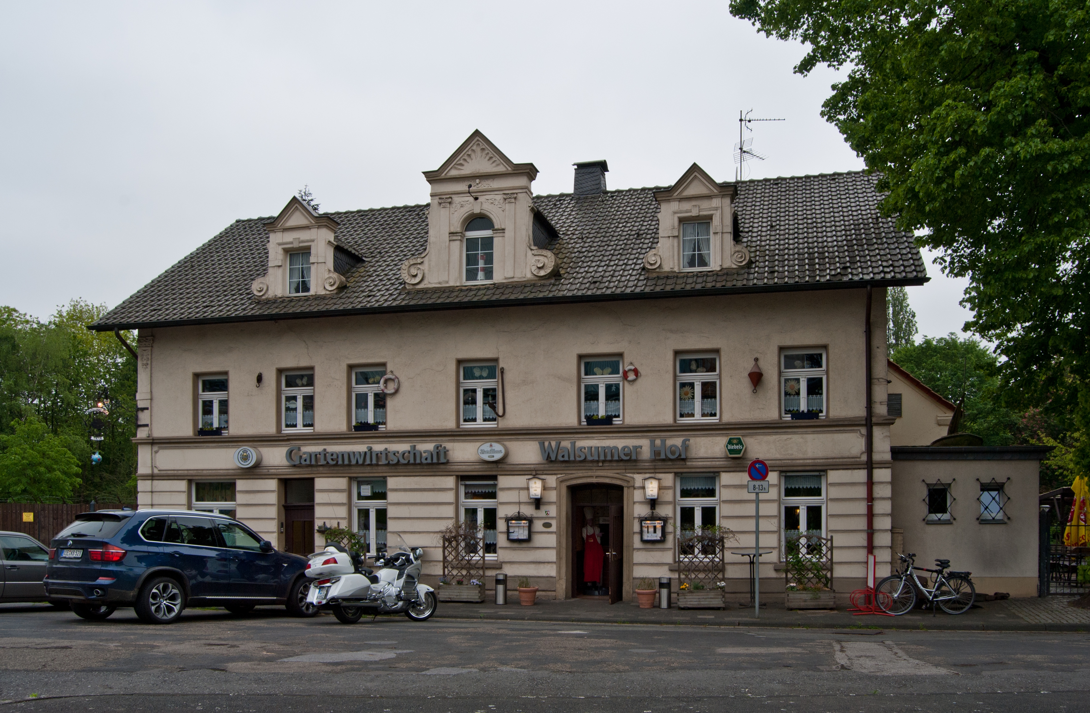 Duisburg, Walsumer Hof, 2012-04 CN-01