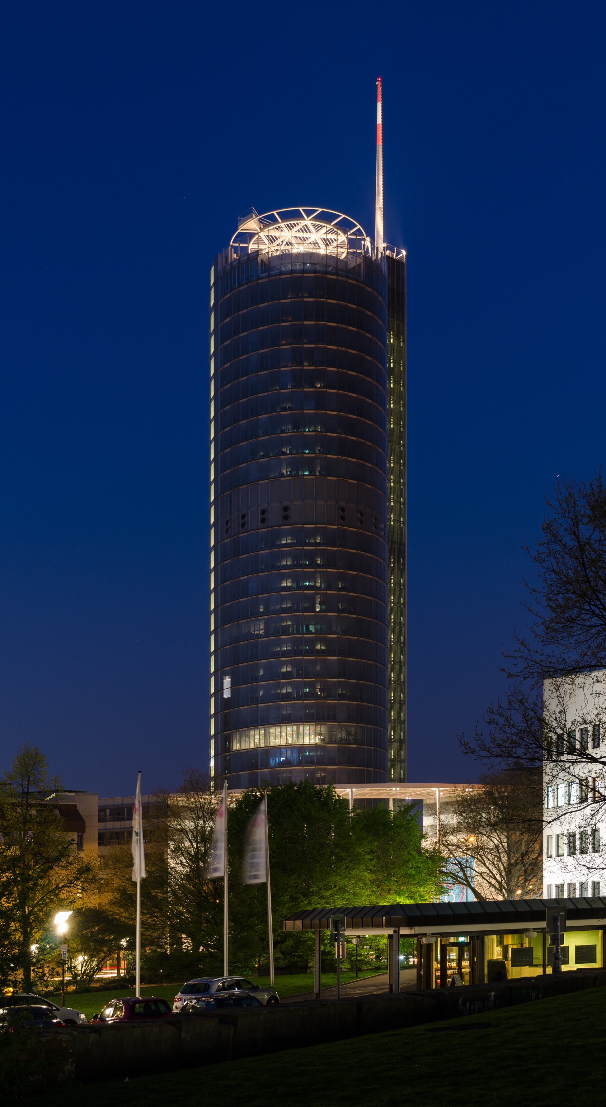 Essen, RWE-Turm, 2017-04 CN-01