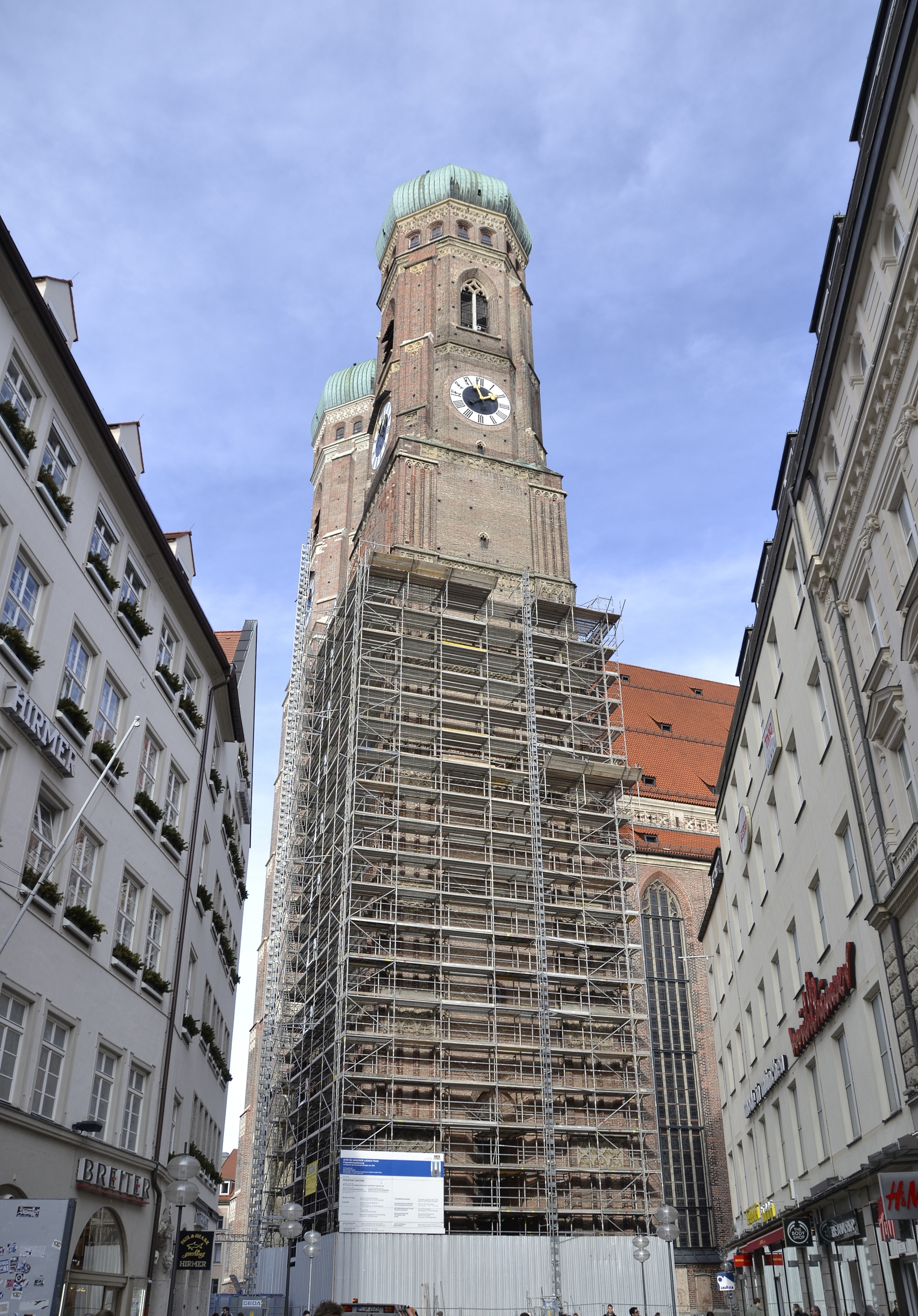 Frauenkirche mit Geruest