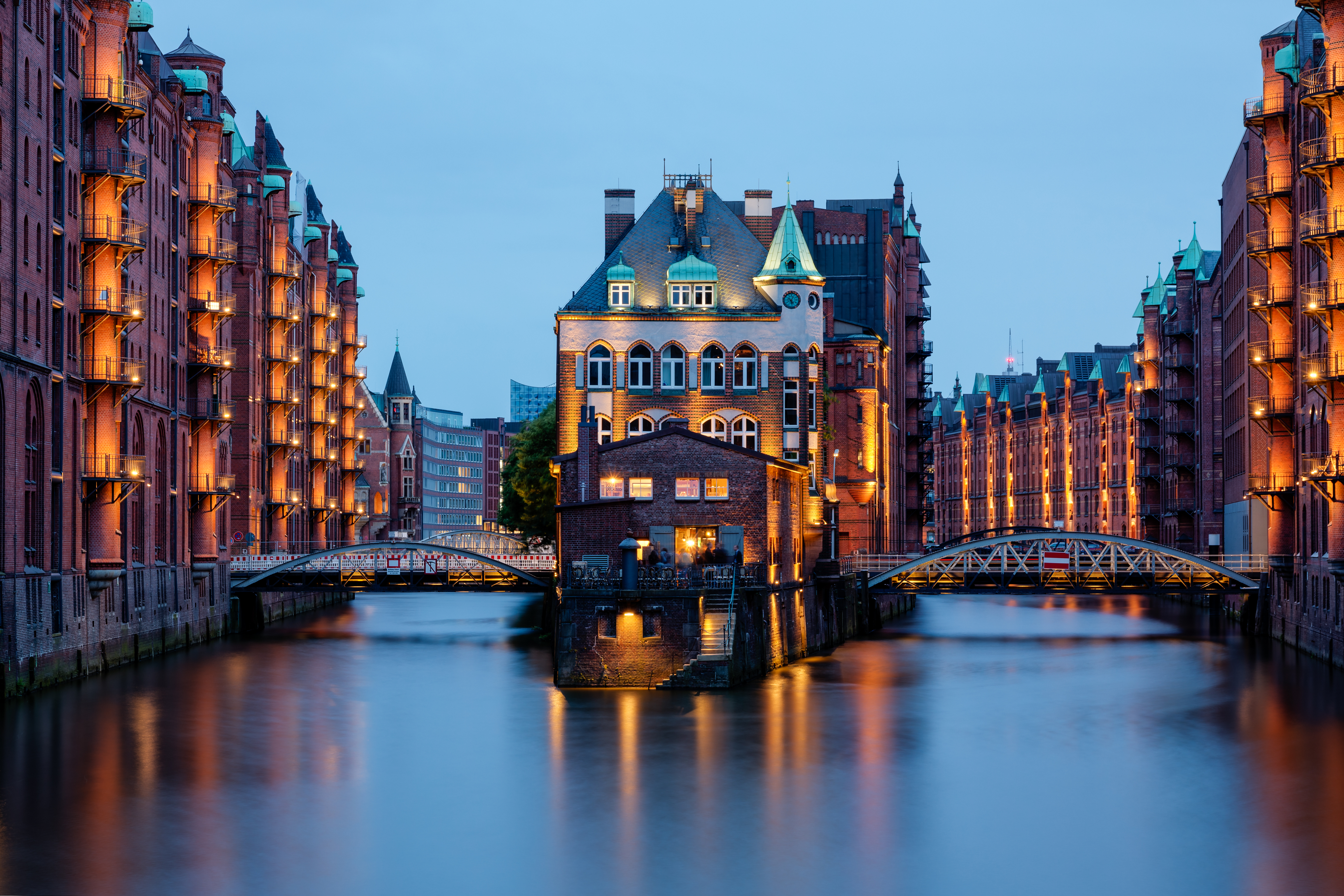 Hamburg, Speicherstadt, Wasserschloss -- 2016 -- 3230-6