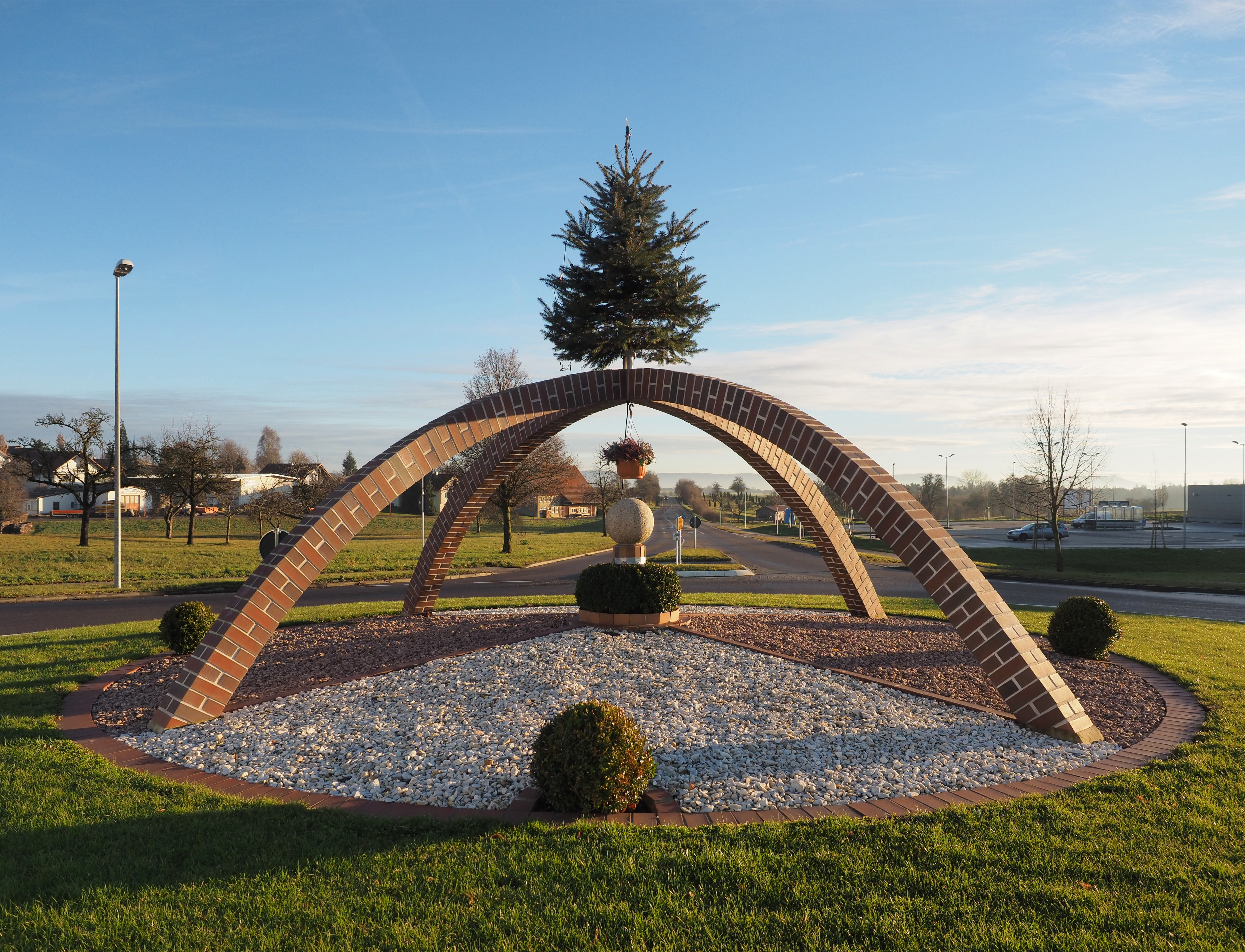 Holzhausen-roundabout-decoration