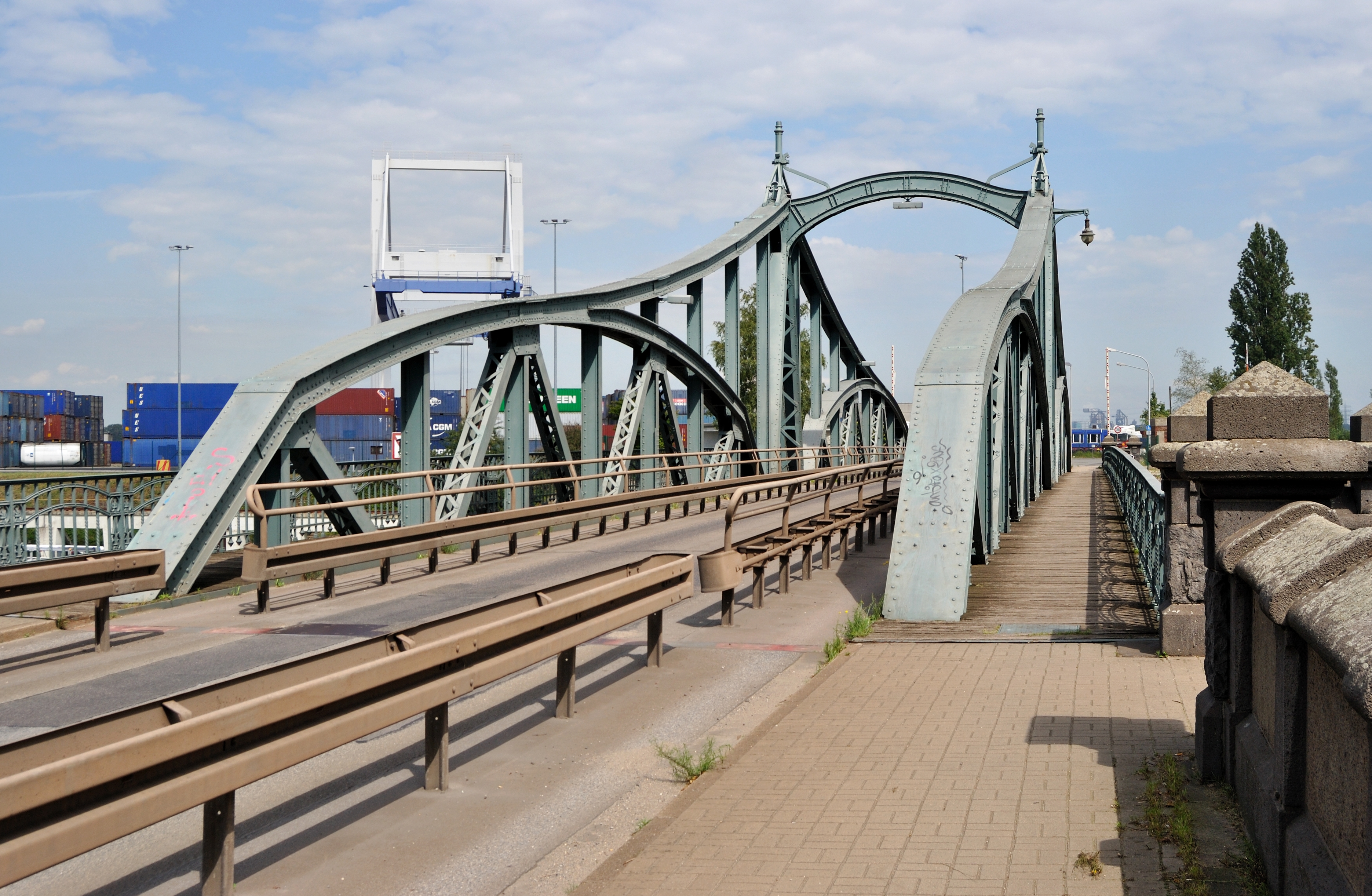Krefeld, Hafendrehbrücke, 2011-08 CN-01